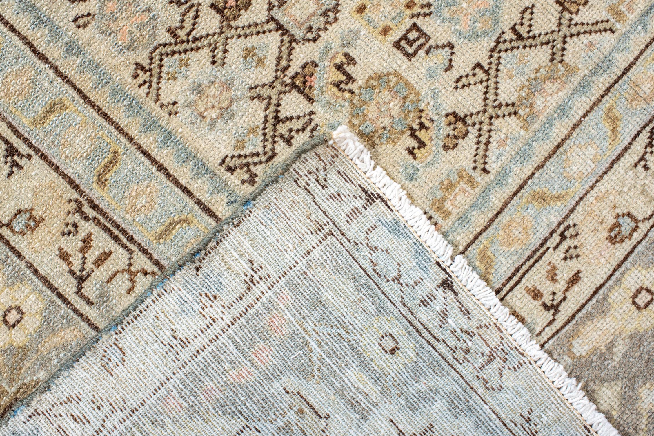 20ième siècle Tapis de Malayer présentant un design Herati à l'échelle de la planète en vente
