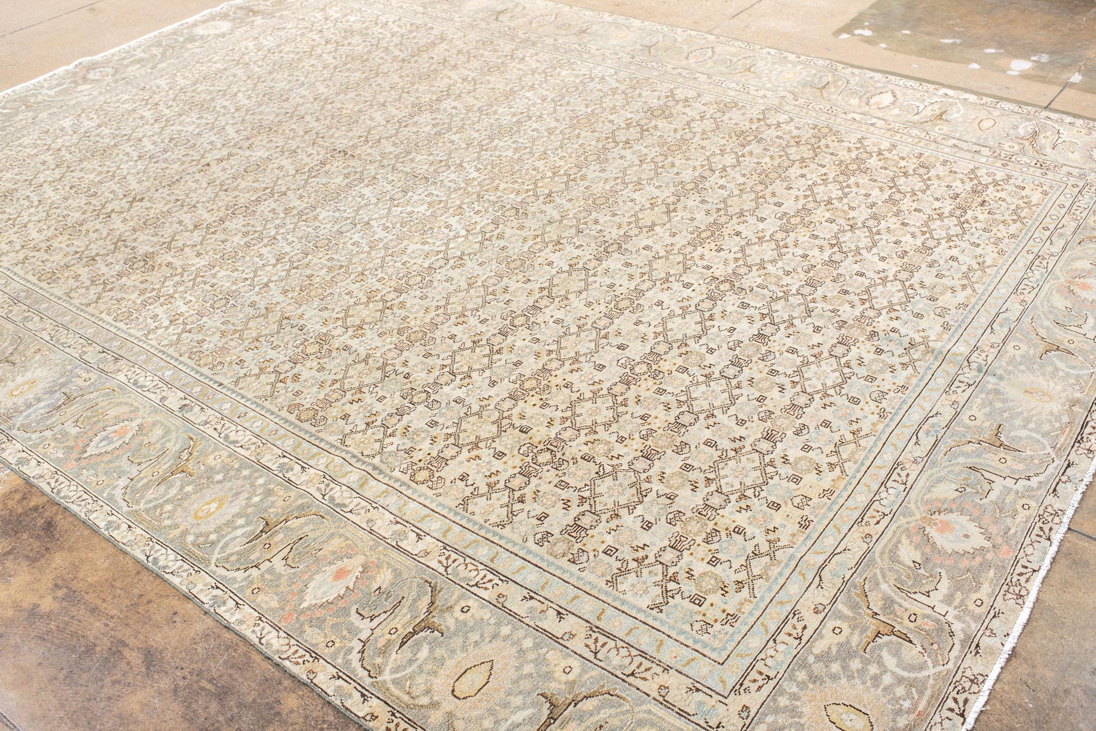 Tapis de Malayer présentant un design Herati à l'échelle de la planète en vente 1