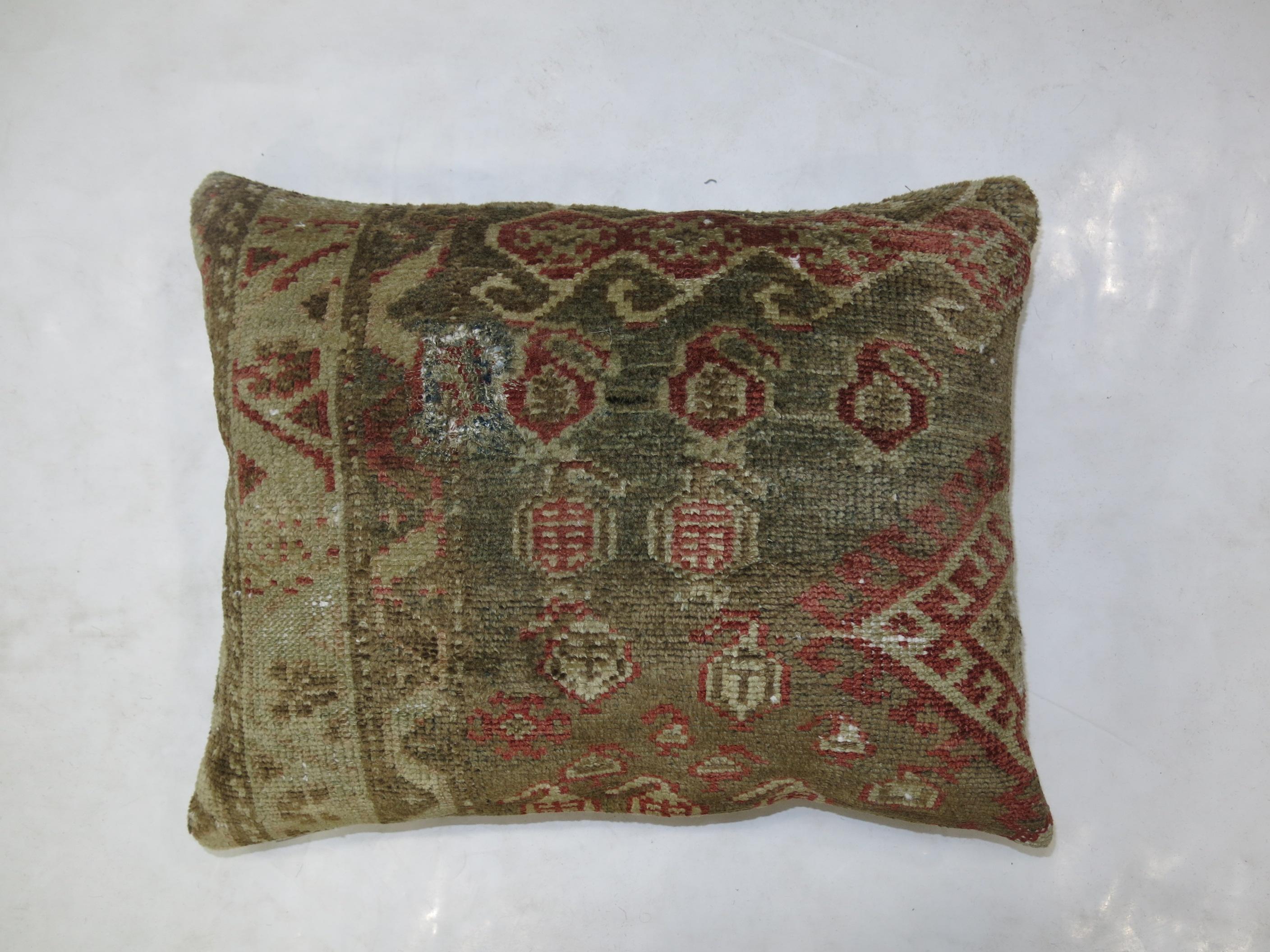 Antique Malayer Rug Pillow In Fair Condition For Sale In New York, NY
