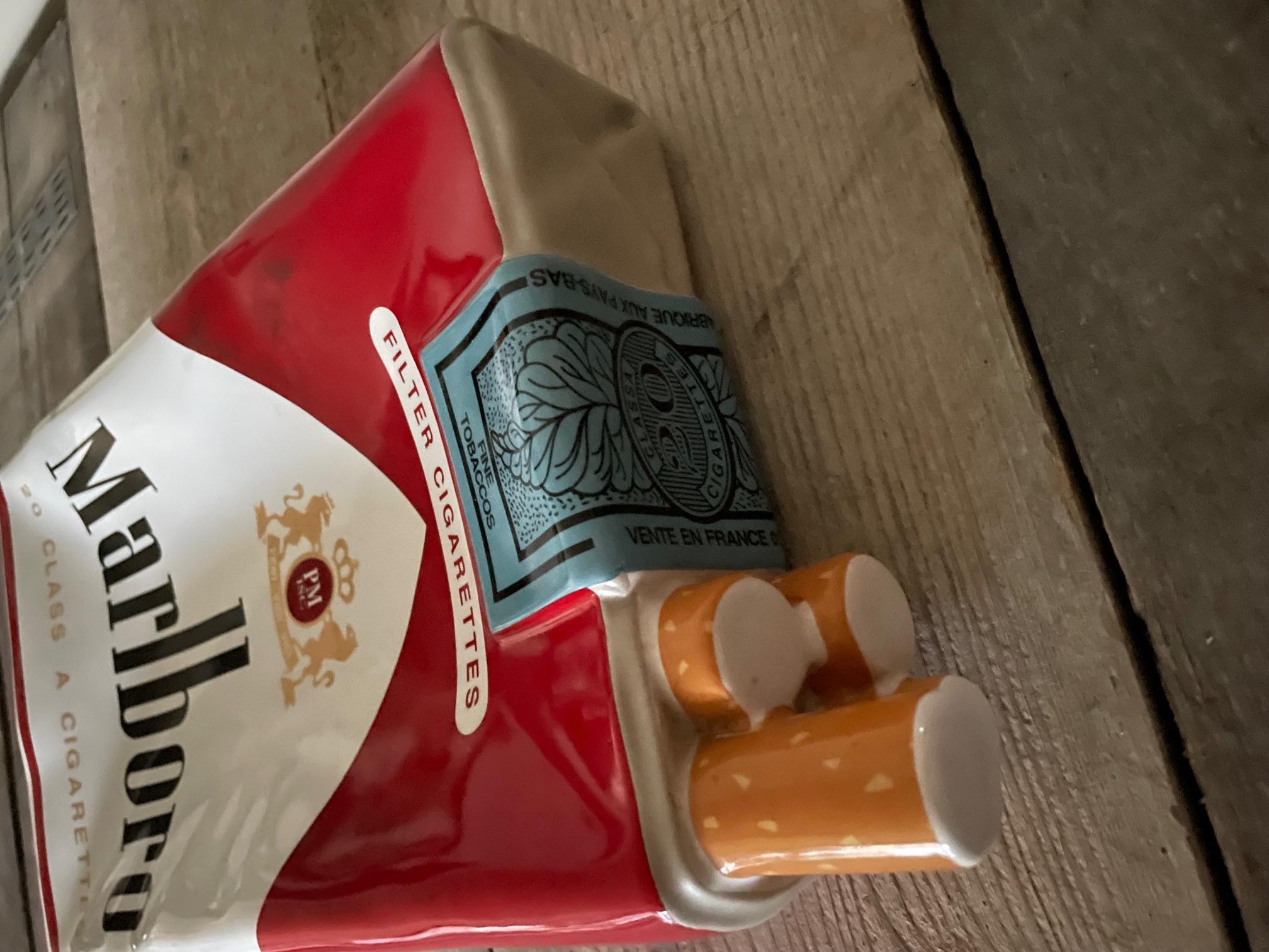 Malboro Werbung Bar Aschenbecher (Moderne der Mitte des Jahrhunderts) im Angebot