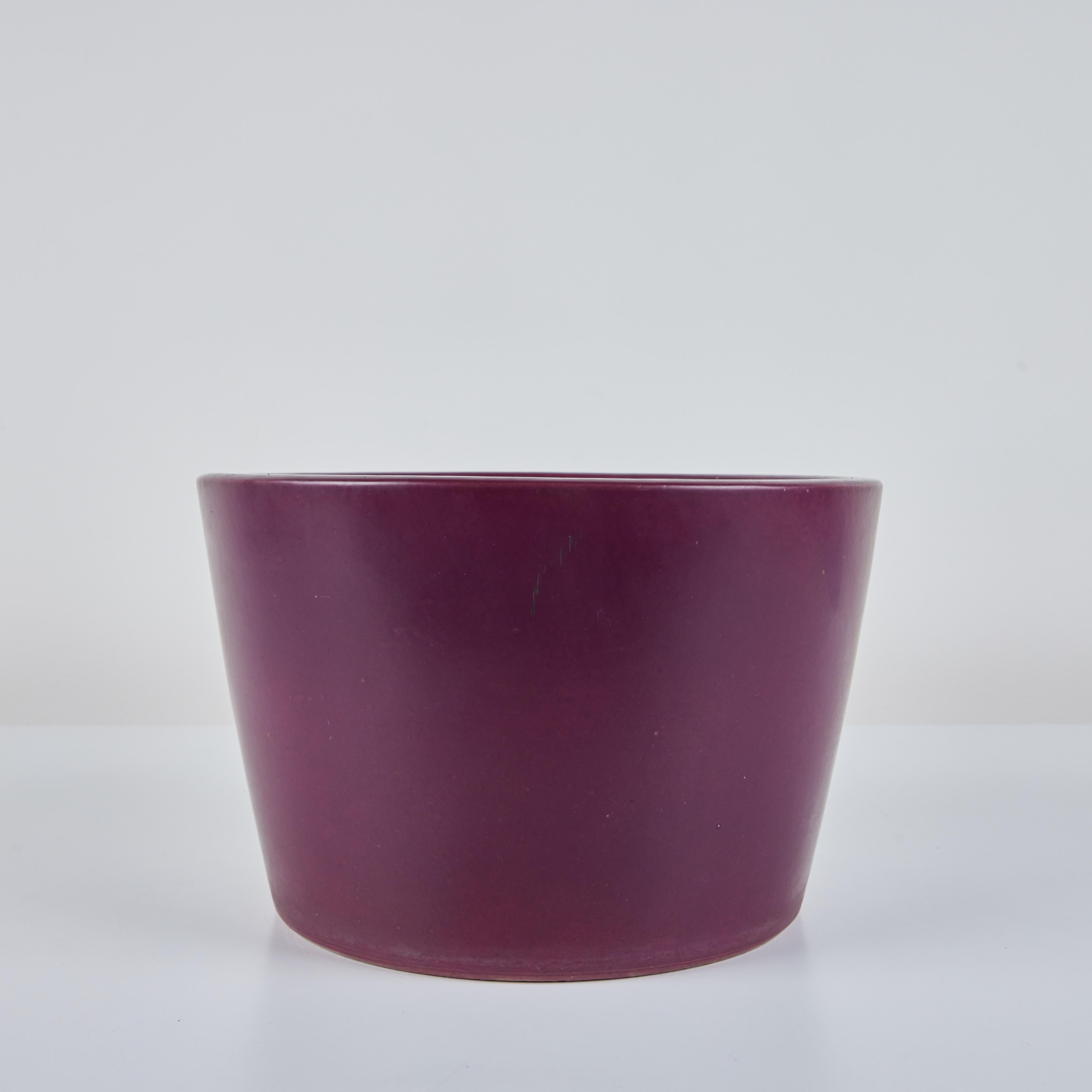 Américain Malcolm Leland Purple Planter pour Architectural Pottery en vente