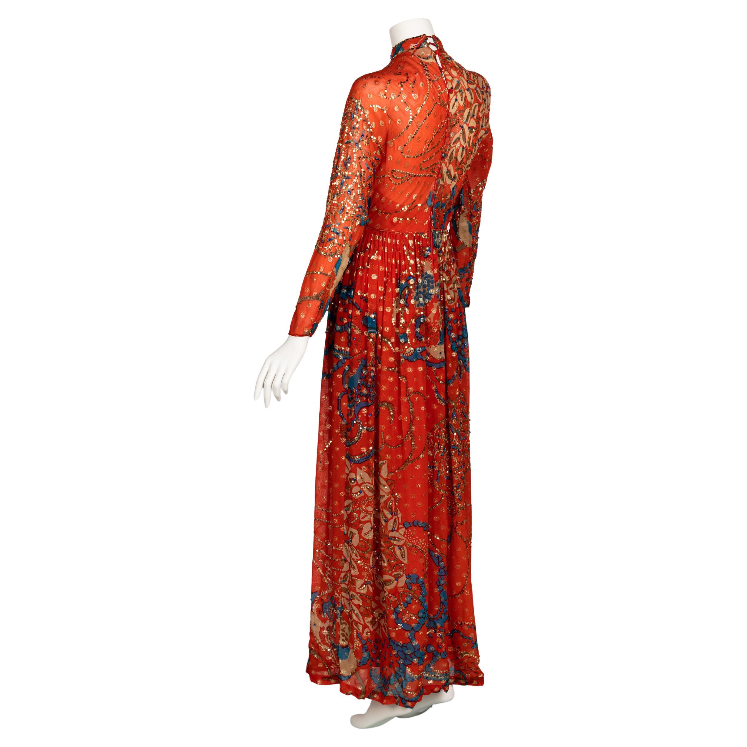 De las mujeres Malcolm Starr Rizkallah Maxivestido rojo con lentejuelas y cuentas doradas Años 70 en venta
