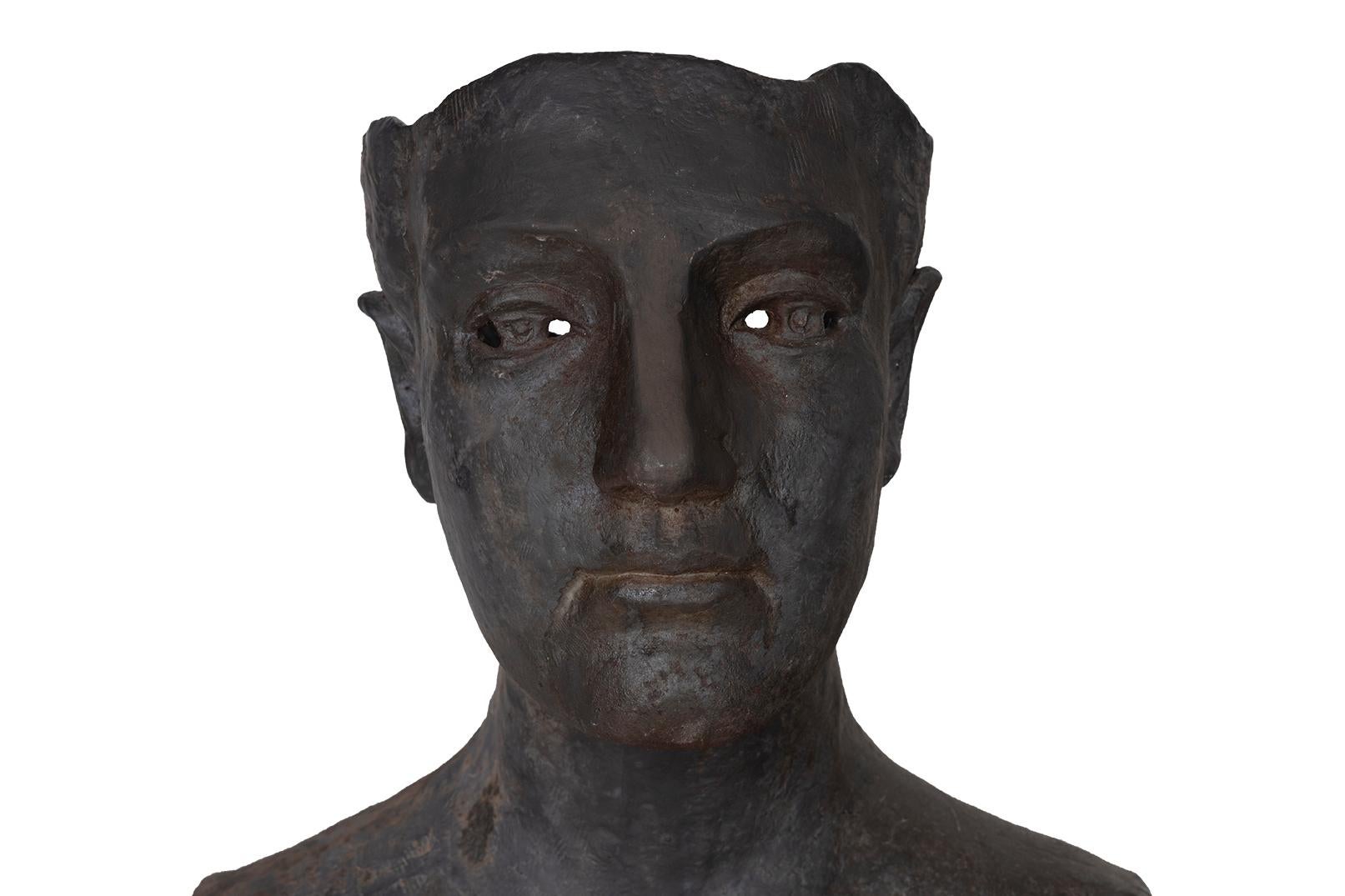 XX secolo Scultura di busto maschile in ghisa in vendita