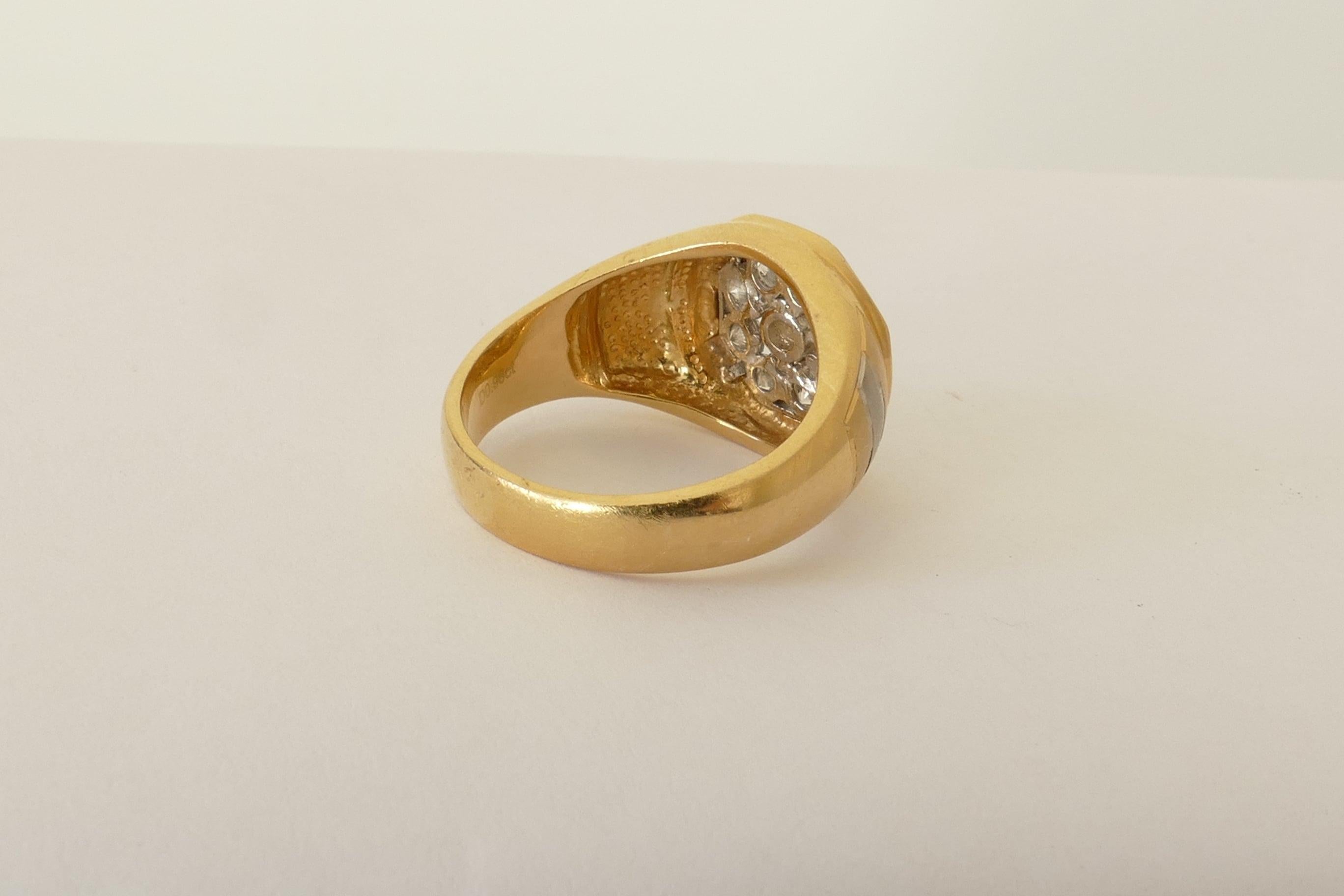 Round Cut Male/Female 18 Carat Yellow and White Gold Diamond Ring