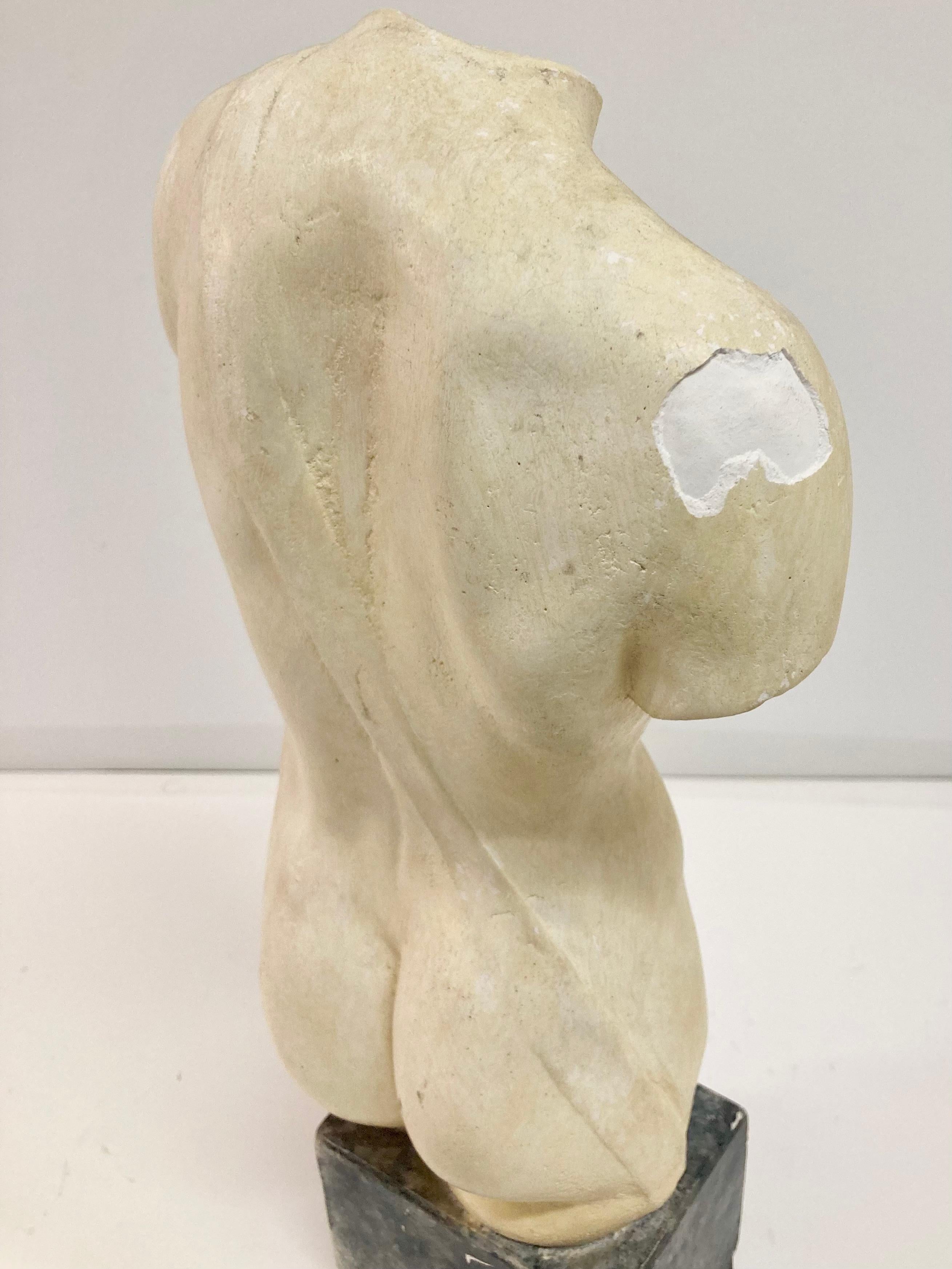 Escultura masculina desnuda de escayola en venta 5