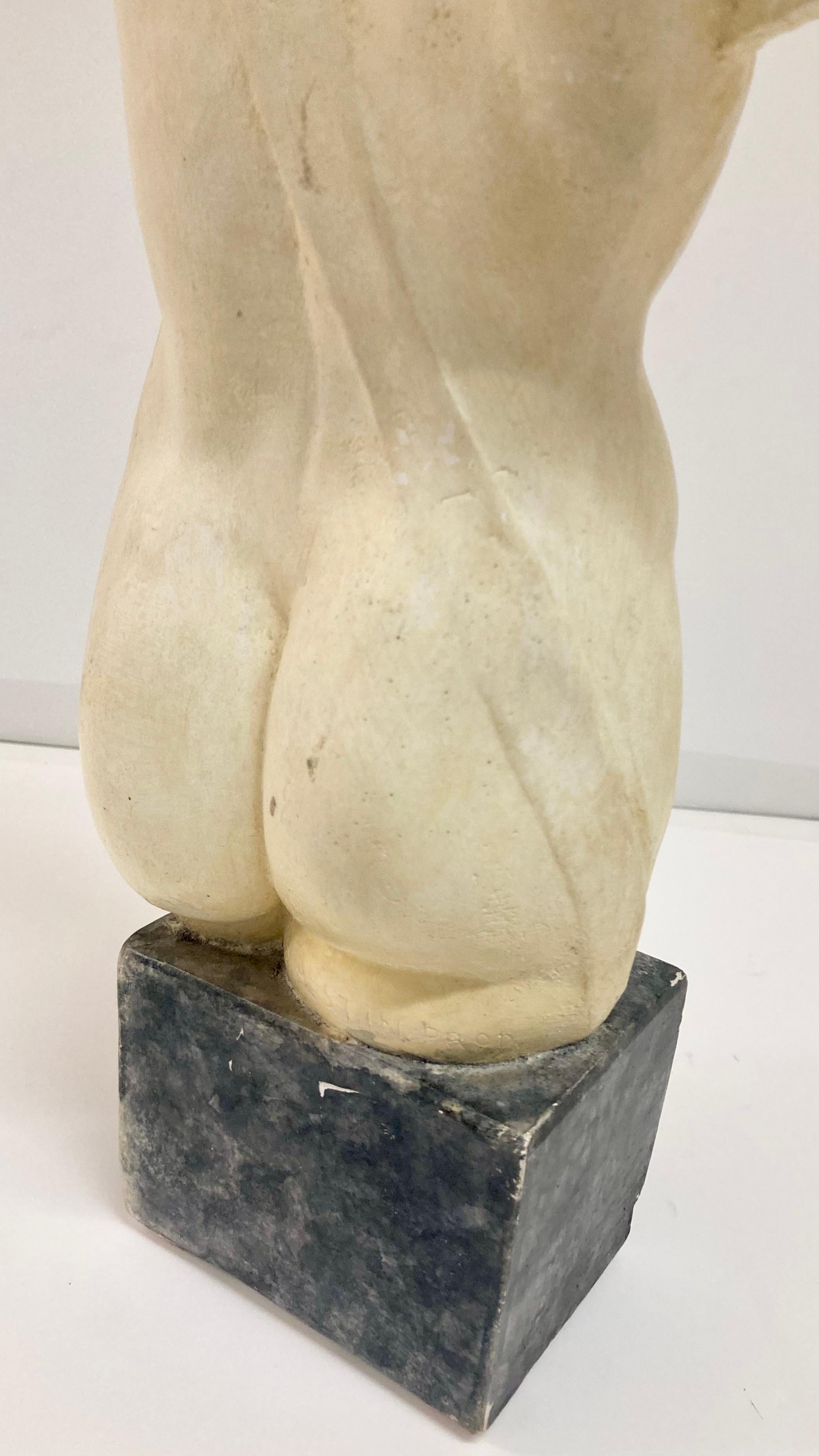 Escultura masculina desnuda de escayola en venta 6