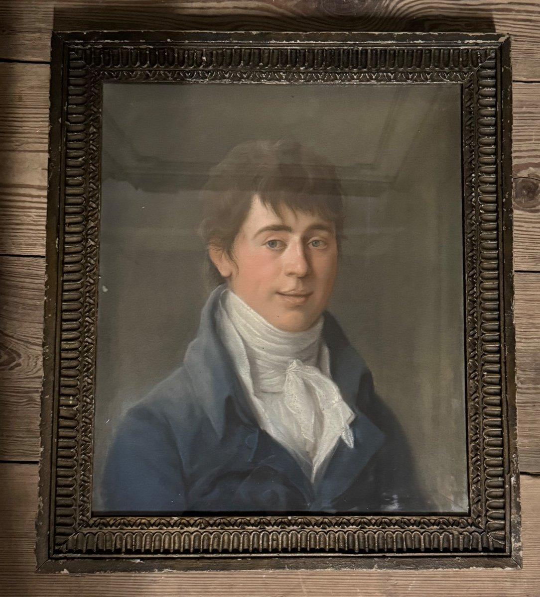 Empire Male Portrait, Pastel In Its Frame, Circa 1800 For Sale