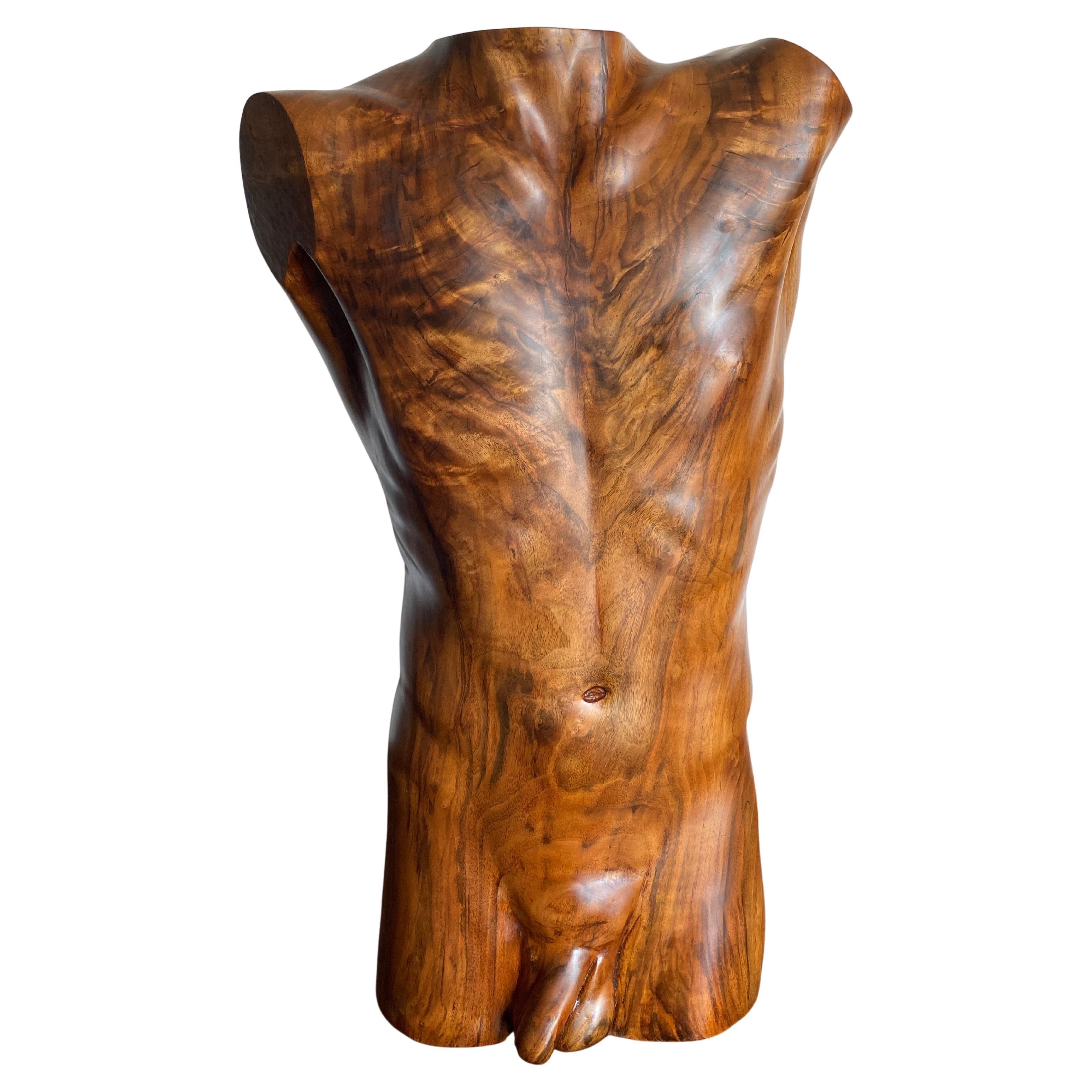 Torso Masculino Busto de Madera Tallada 1979 en venta