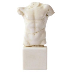 Statue de torse masculin réalisée avec une sculpture en marbre comprimé en poudre