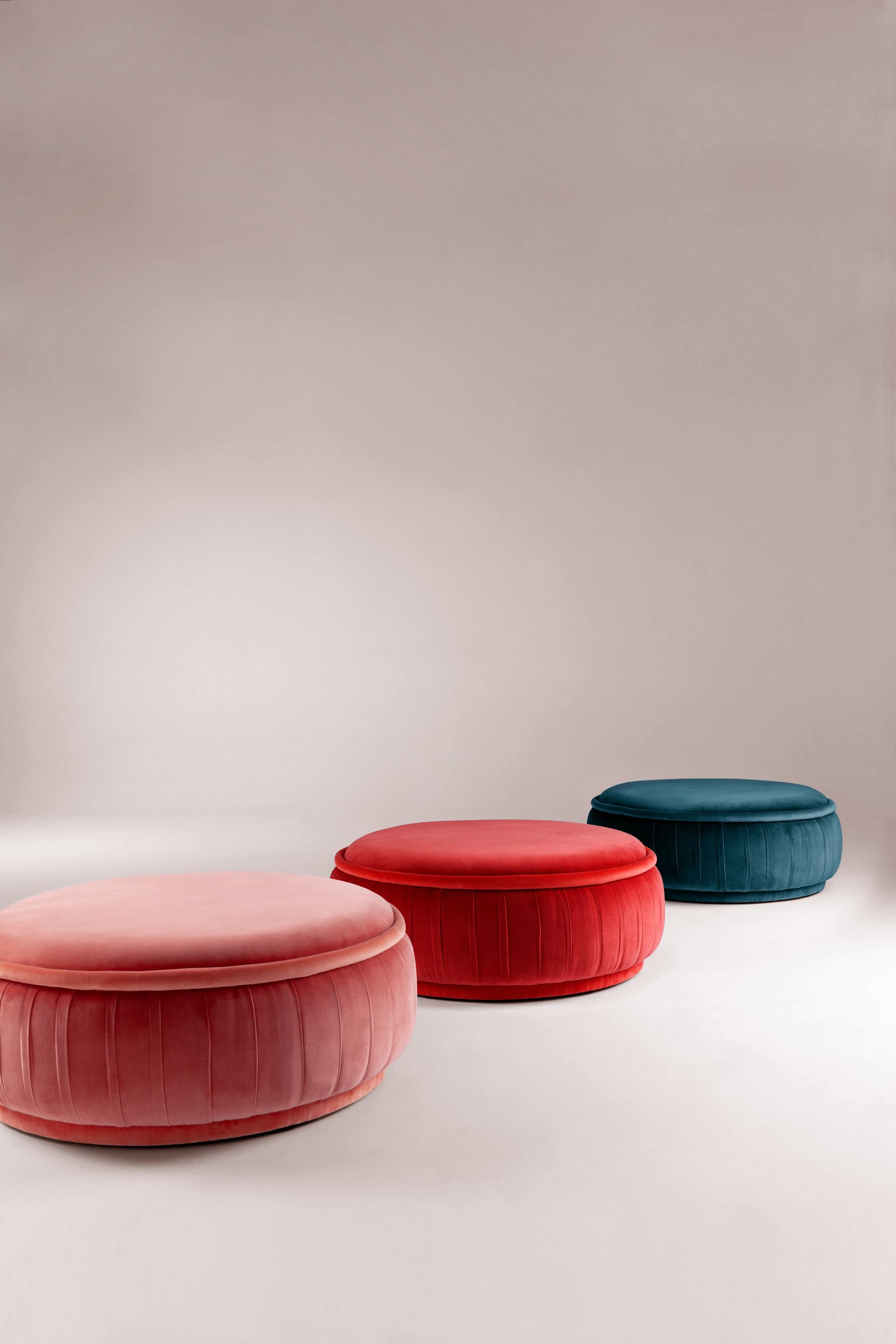 Malibu Pouf by Dooq
Ø 100 cm 39”
h 35 cm 14”

Materials: upholstery and piping fabric or leather

Dooq is a design company dedicated to celebrate the luxury of living. Creating designs that stimulate the senses, whose conceptual approach is
