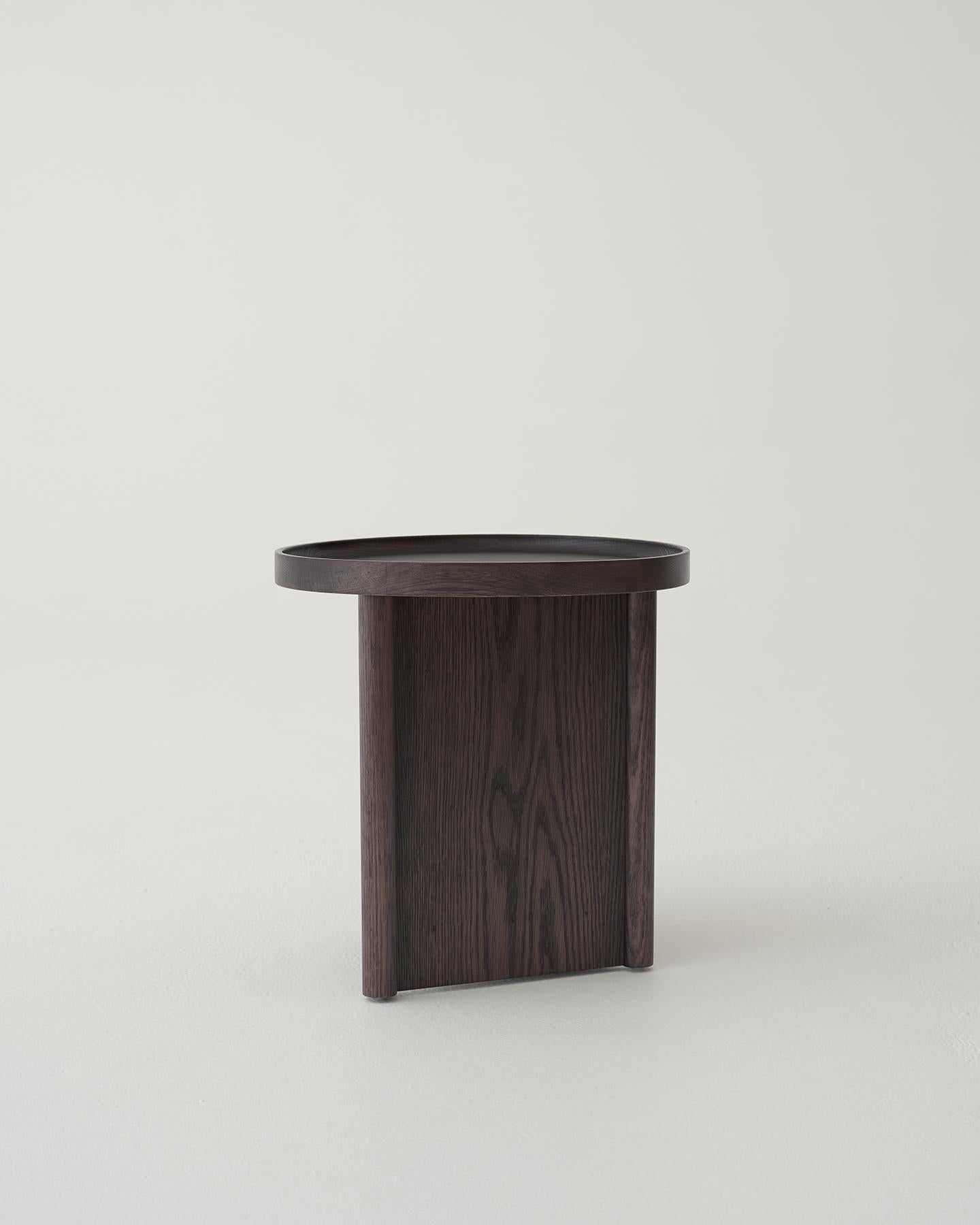 The Malibu Side Table is a derivative of the Malibu table range; the table re-interprets the classic shape of the surfboard with sumptuous edges that are pleasing to touch. Light-weight and versatile and available in custom finish options.

Our
