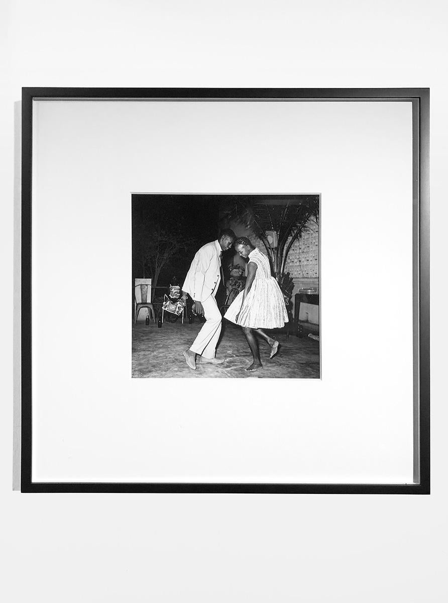 Nuit de Noël (Happy Club) - Photograph by Malick Sidibé