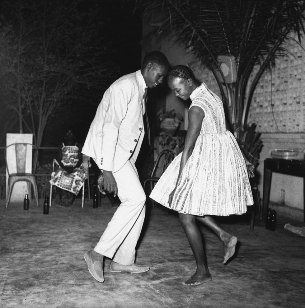 Malick Sidibé Black and White Photograph - Nuit de Noël (Happy Club)