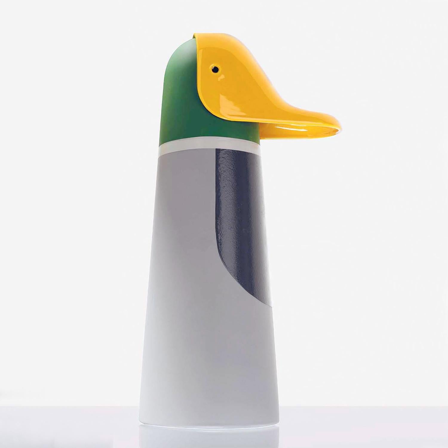 Sculpture Mallard with all structure in 
hand-painted porcelain in glazed finish.