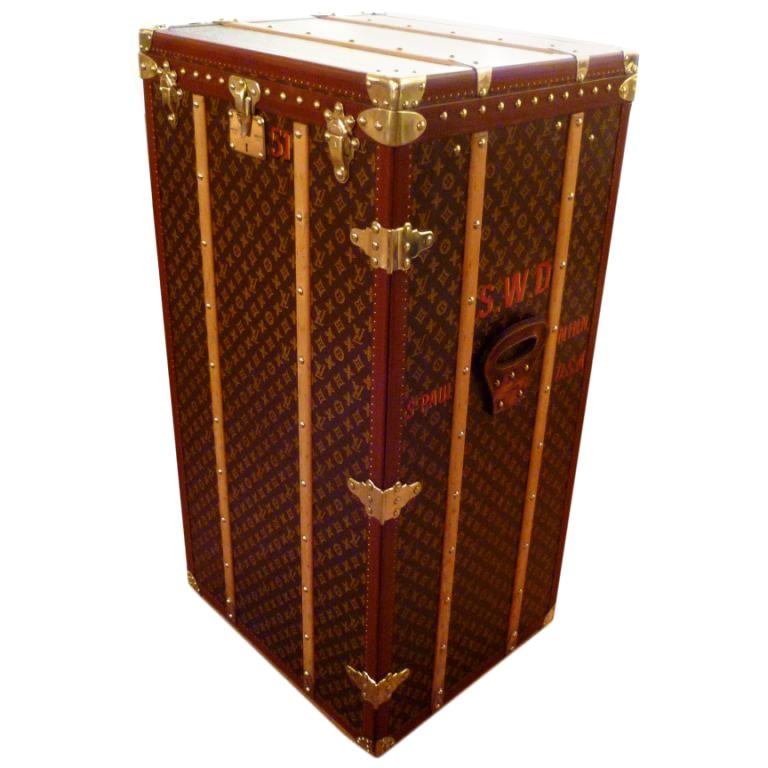 &#39;Malle Armoire&#39; (wardrobe trunk) by Louis Vuitton For Sale at 1stdibs