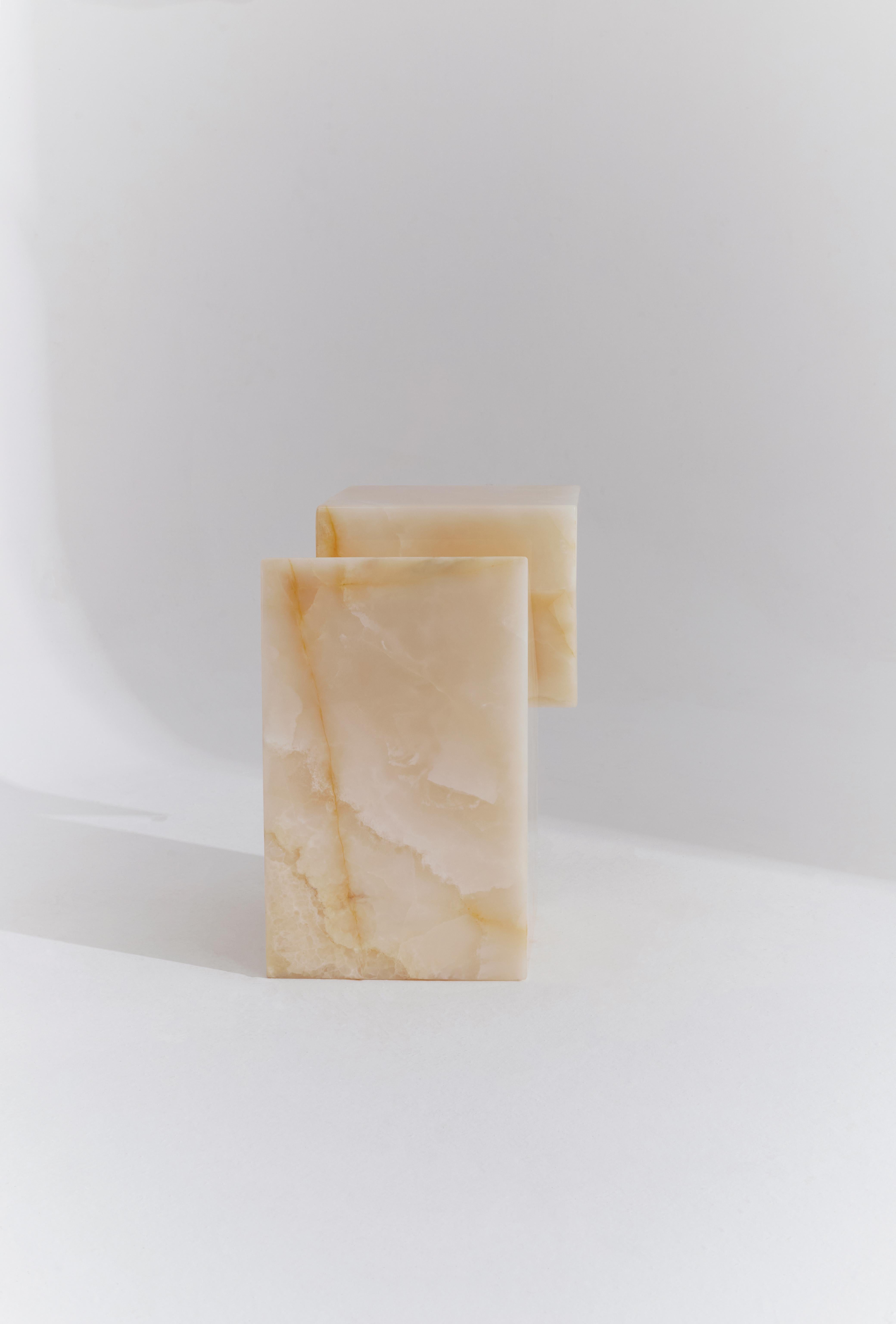 Table d'appoint Mallow en onyx blanc par RAFFINATO Neuf - En vente à Geneve, CH