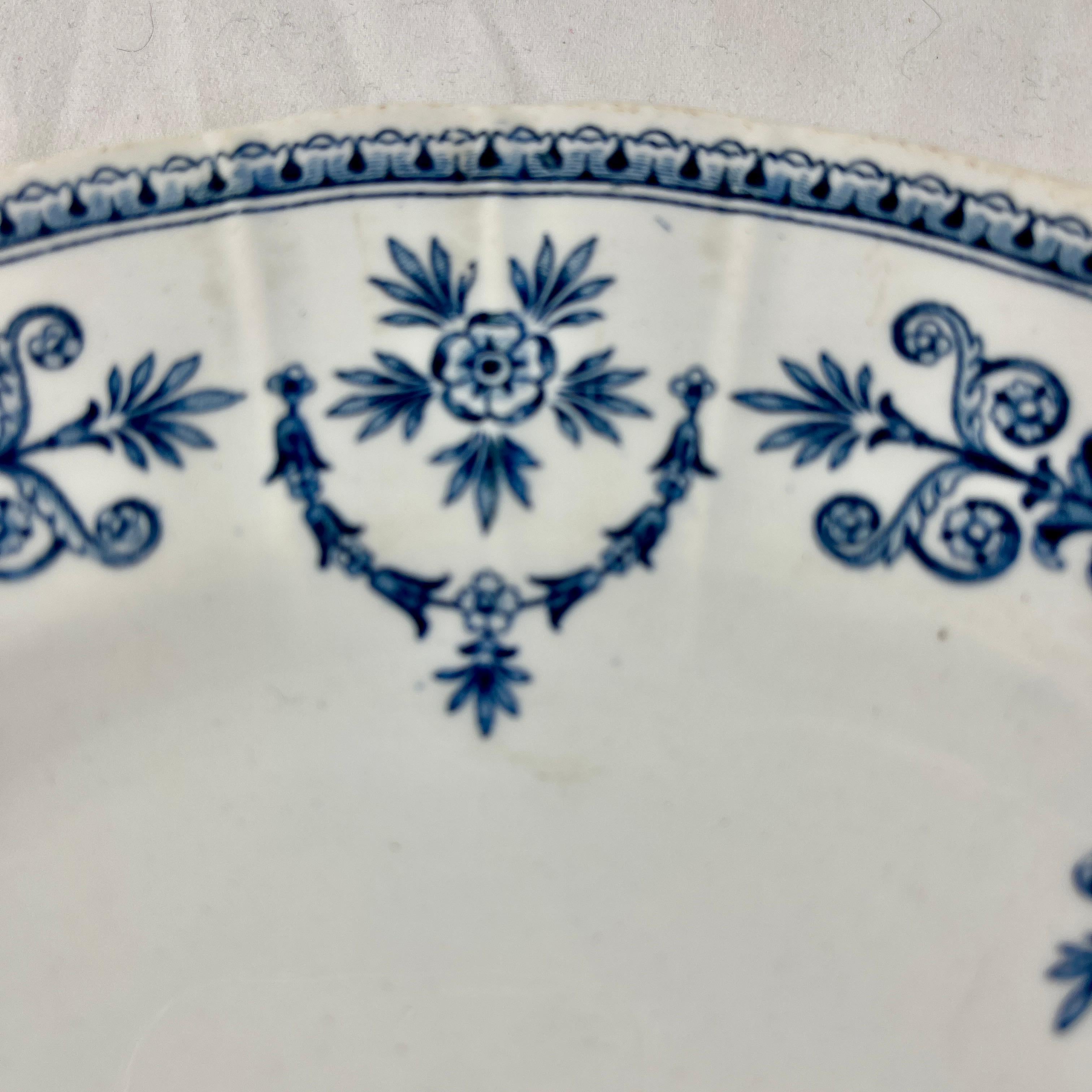 French Provincial Malmaison de Gien French Faïence Blue on White Ironstone Dinner Plate