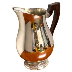 Jarra de agua francesa chapada en plata "Malmaison" de Christofle con asa de madera de ébano