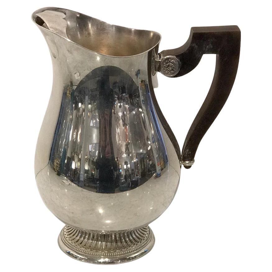 Jarra de agua francesa chapada en plata "Malmaison" de Christofle con asa de madera de ébano