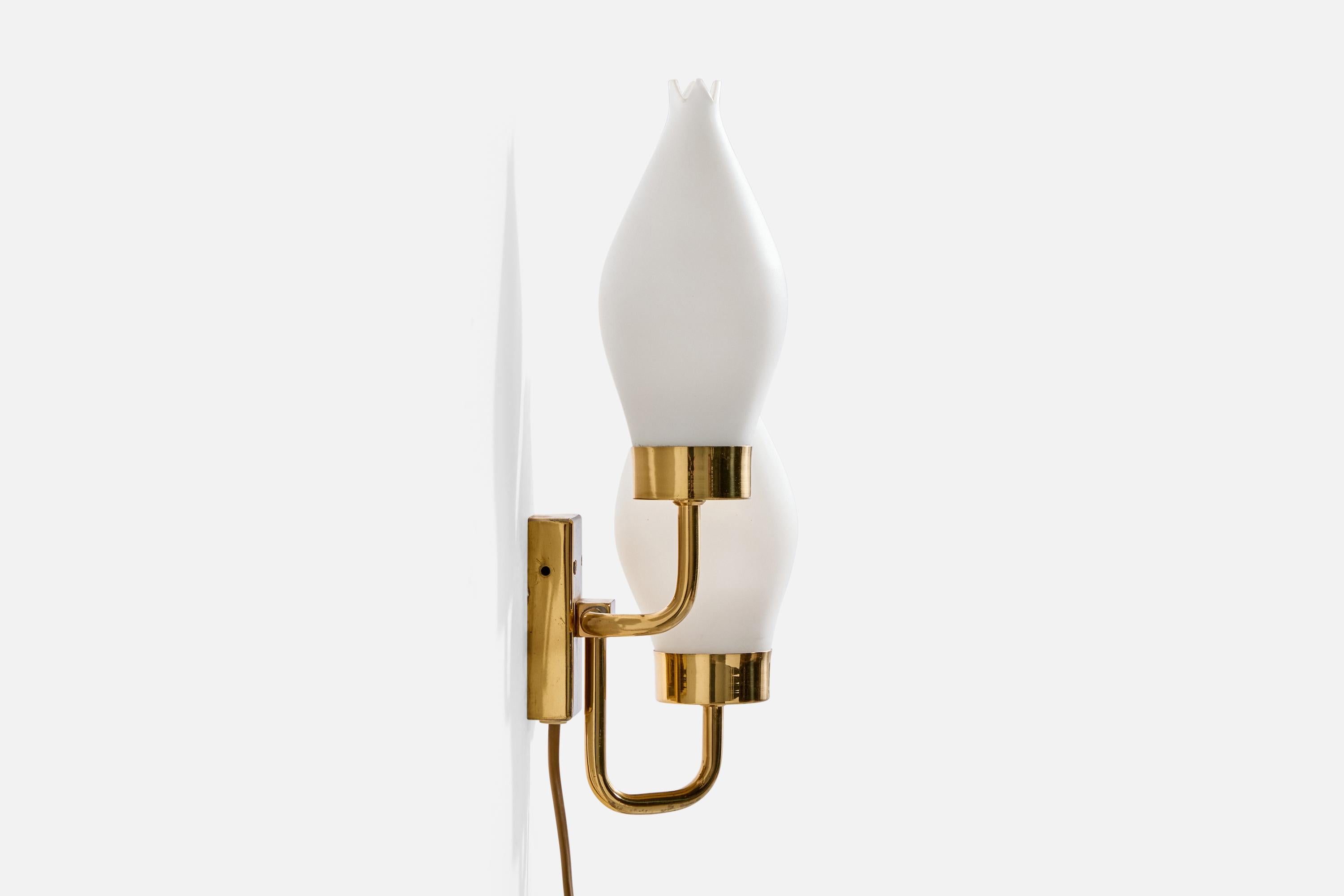 Malmö Metalvarufabrik, Wall Lights, Brass, Glass, Sweden, 1950s In Good Condition For Sale In High Point, NC