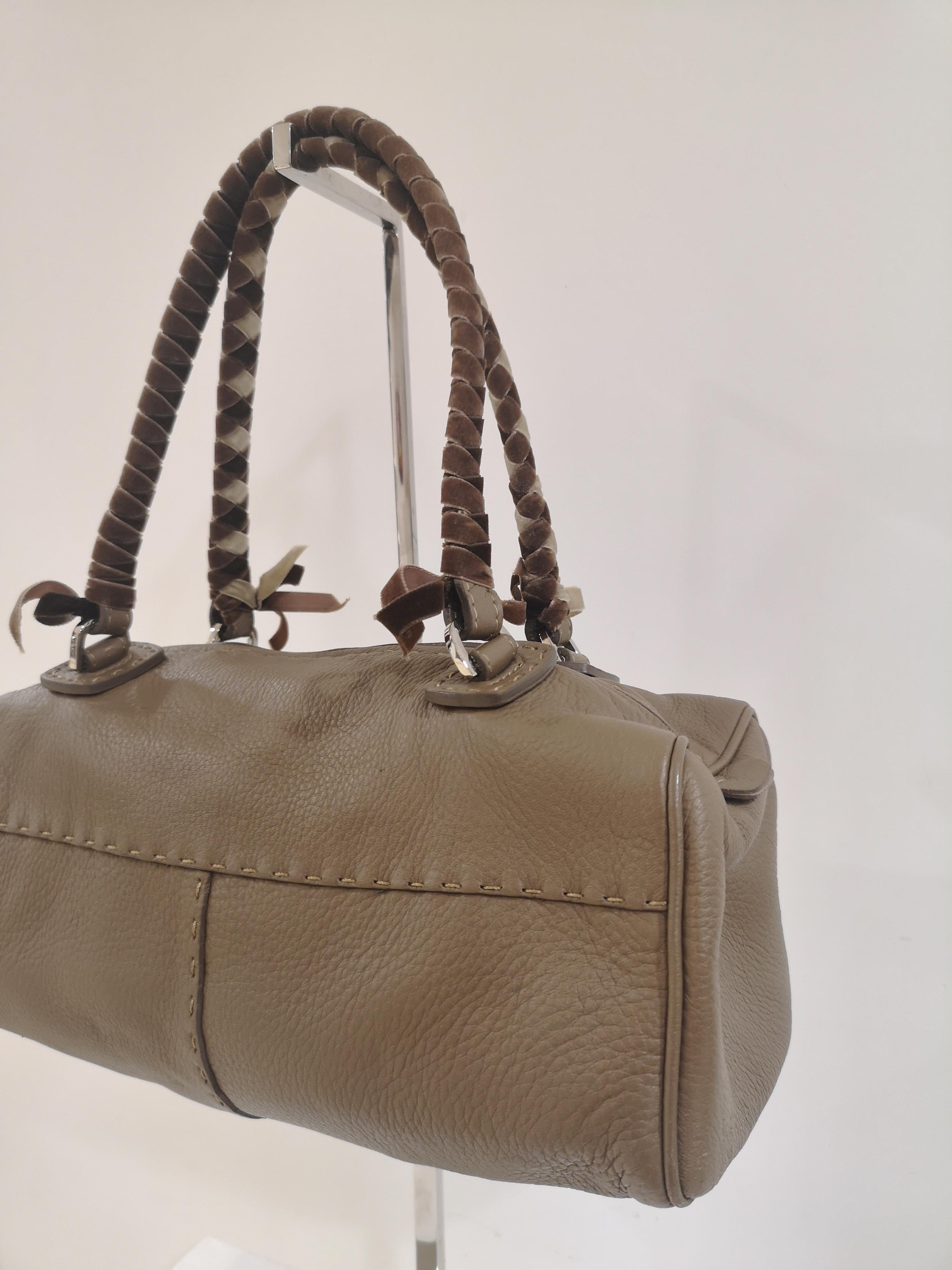Malo etoupe leather velvet handle shoulder bag In Excellent Condition In Capri, IT