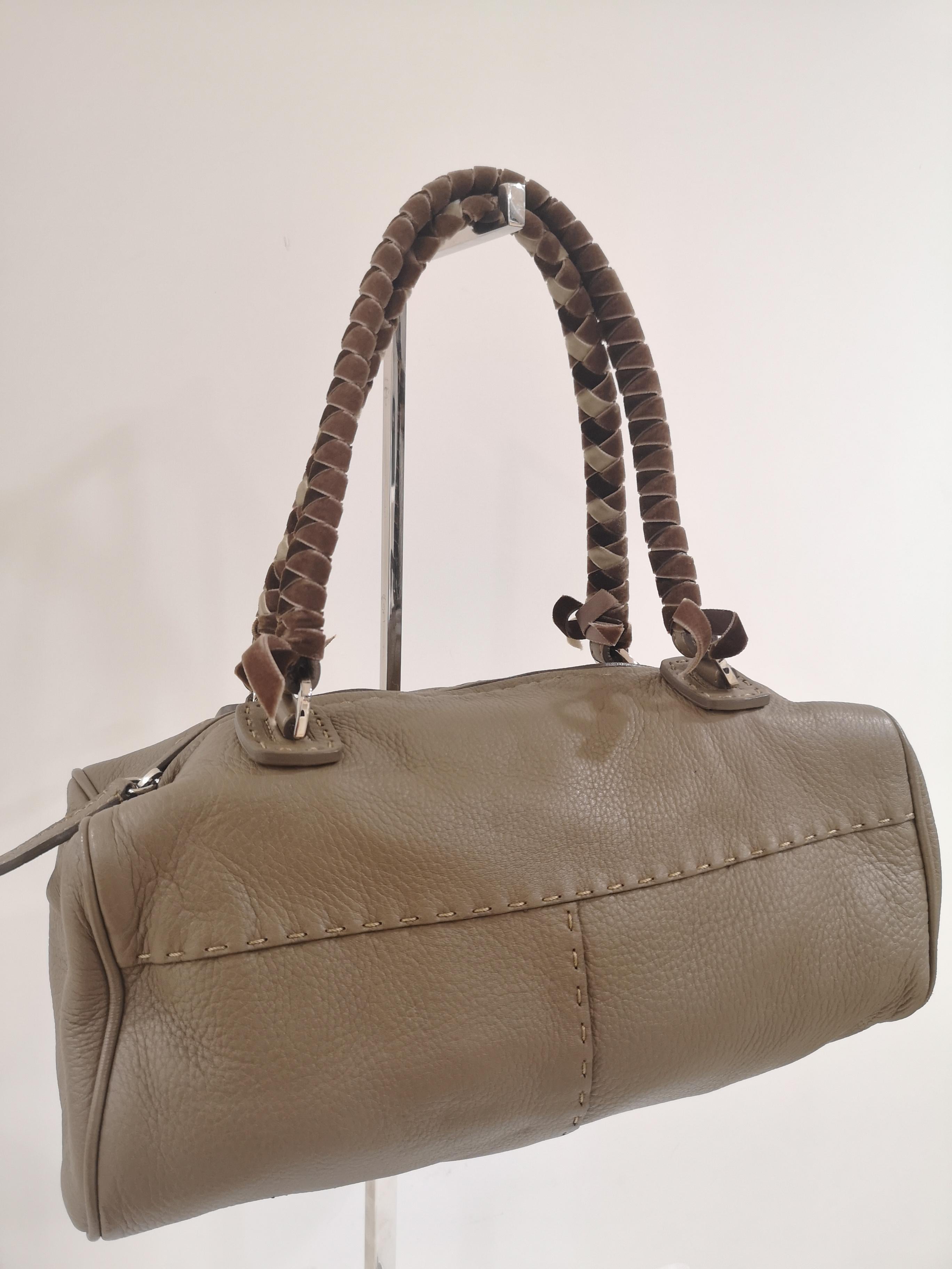 Women's or Men's Malo etoupe leather velvet handle shoulder bag