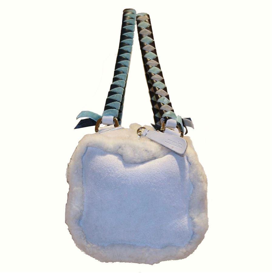 Chic Malo Bag
Mutton
Cream color
Two leather and light blue velvet handles
Internal leather case
Zip closure
Cm 30 x 15 x 15 (11.8 x 5.9 x 5.9 inches)
Worldwide express shipping included in the price !