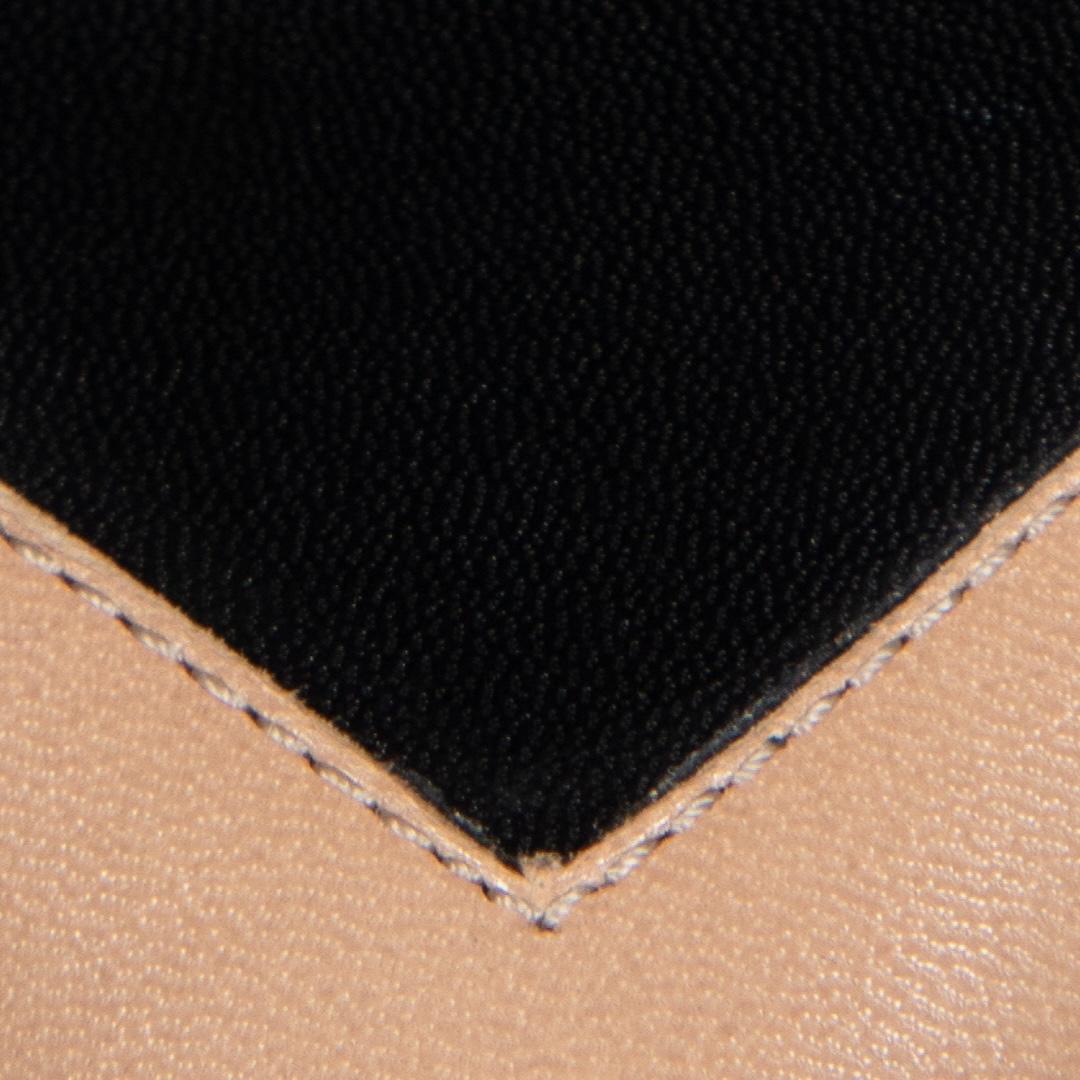 Malone Souliers Escarpins pointus en cuir beige et noir Taille IT 38 Pour femmes en vente