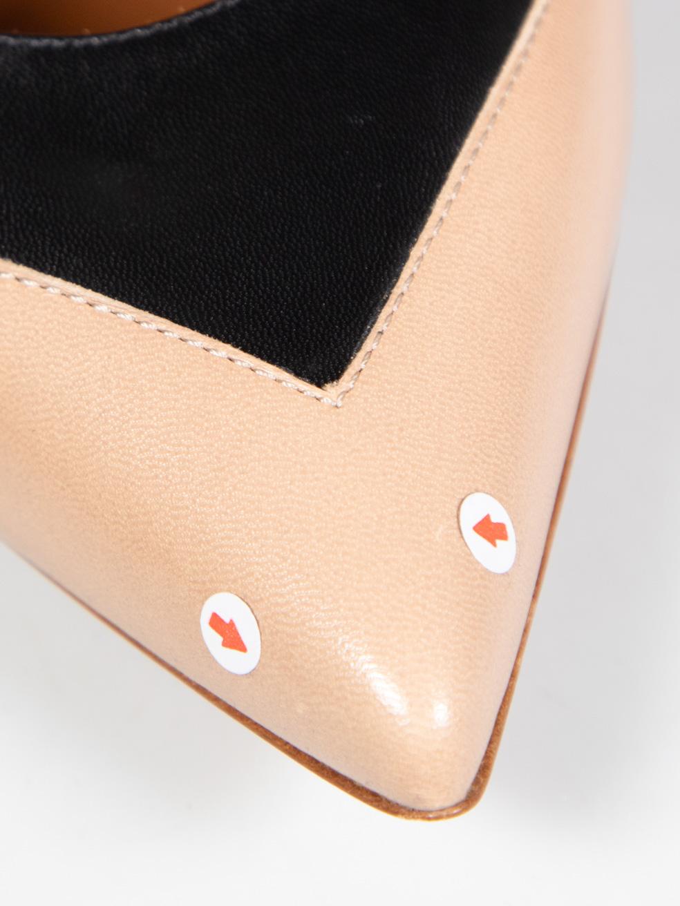 Malone Souliers Escarpins pointus en cuir beige et noir Taille IT 38 en vente 1