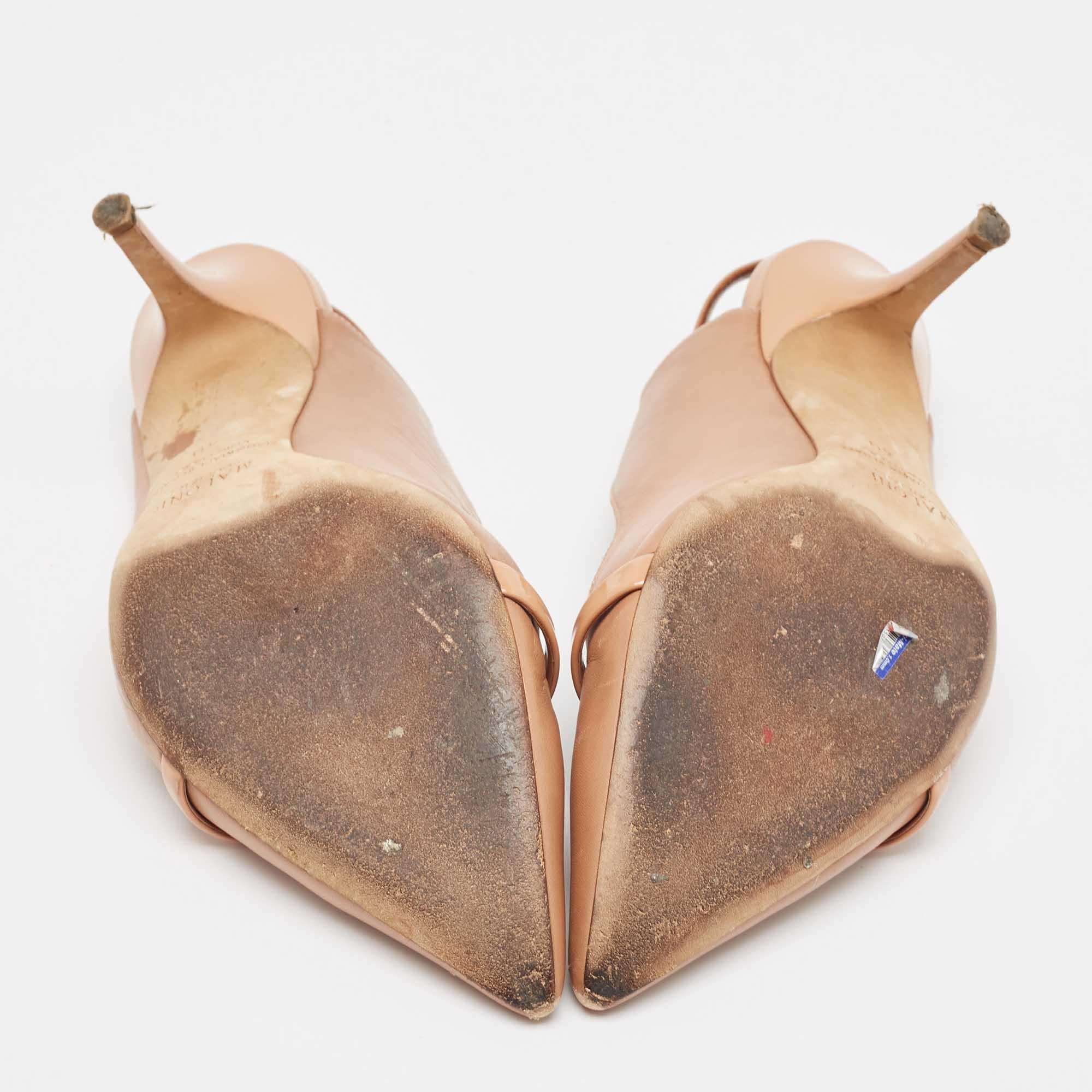 Malone Souliers escarpins à bride arrière en cuir beige taille 40 en vente 1