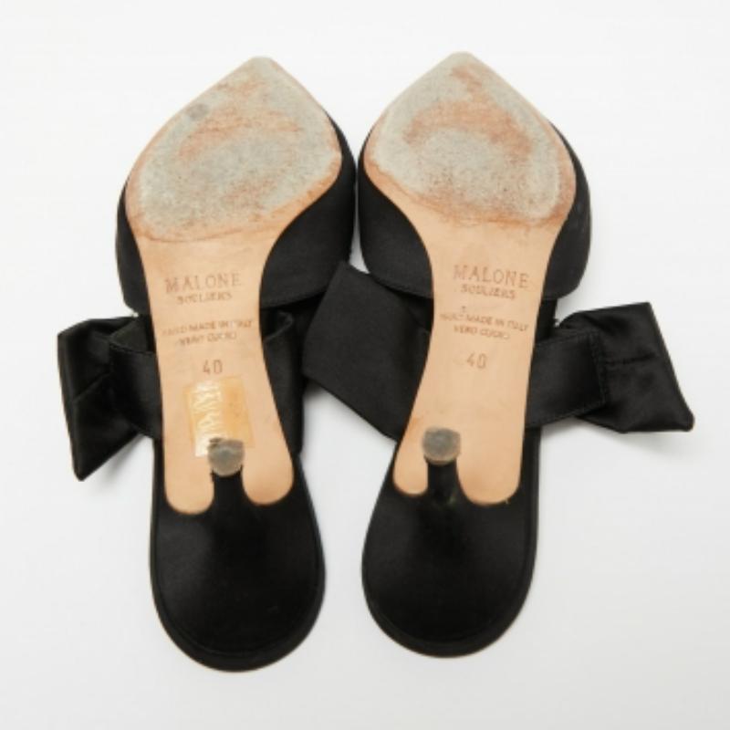 Malone Souliers Sandalias Maite de raso negro con adornos de cristal talla 40 Negro en venta