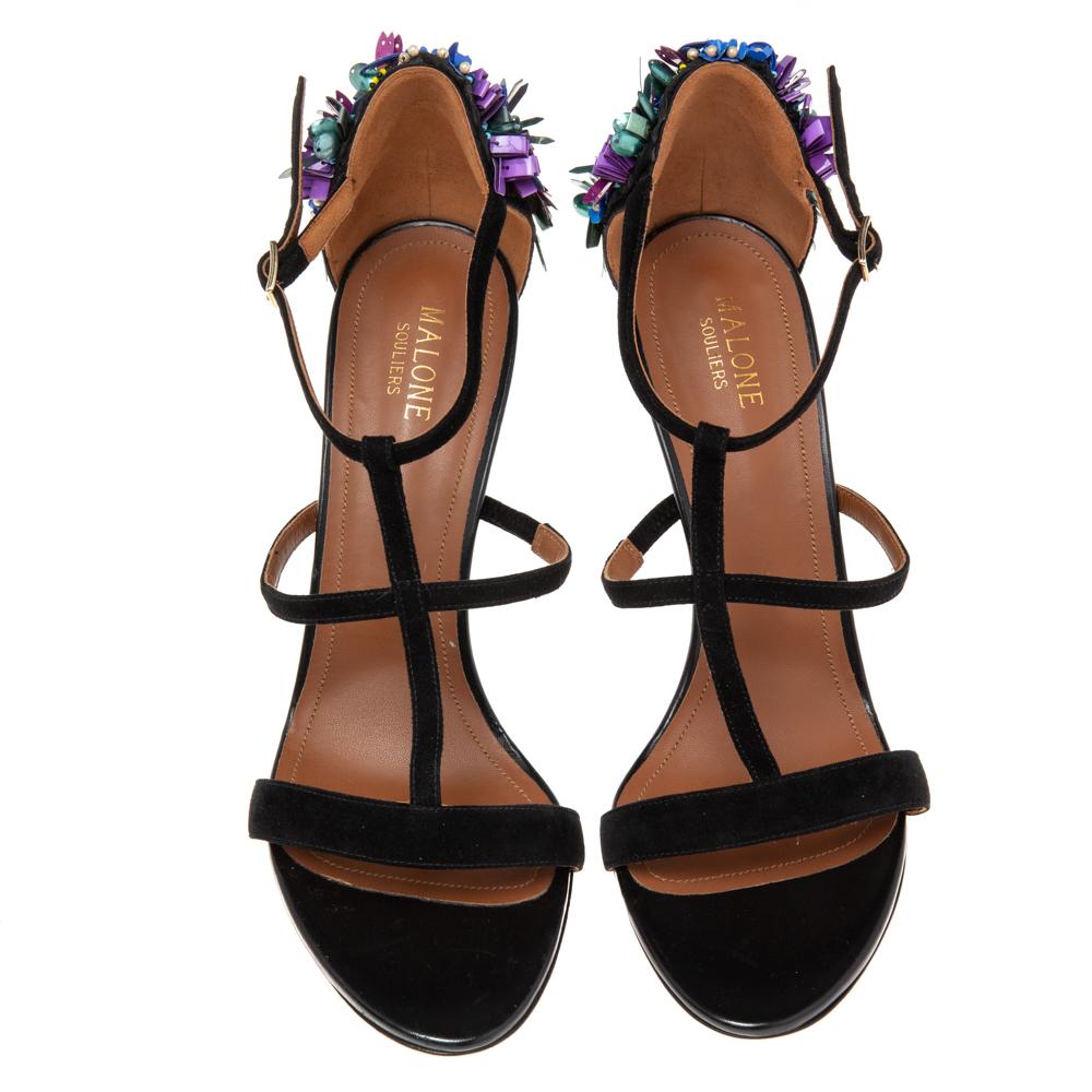 You're sure to win hearts with these sandals from Malone Souliers as they've been purposely created to make you feel like a fashion queen. Made from suede in a strappy style, the sandals carry buckle straps, floral details on the counters and 10 cm