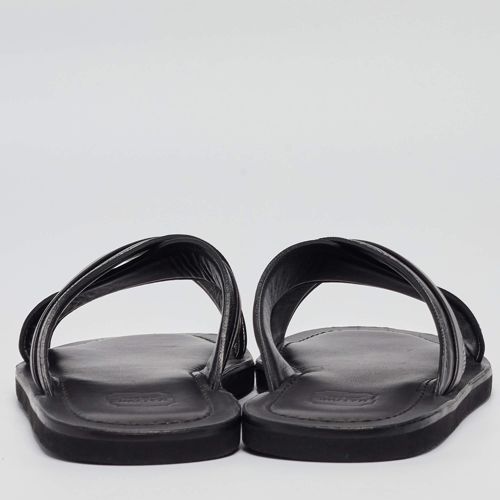 Malone Souliers Slides en cuir texturé noir Taille 43 en vente 1