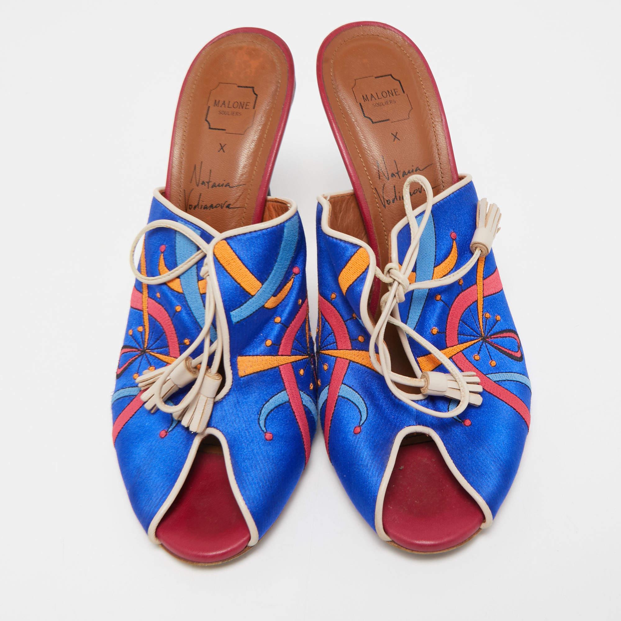 Malone Souliers Blue Embroidered Satin Peep Toe Lace Up Mules Size 40 In Good Condition For Sale In Dubai, Al Qouz 2