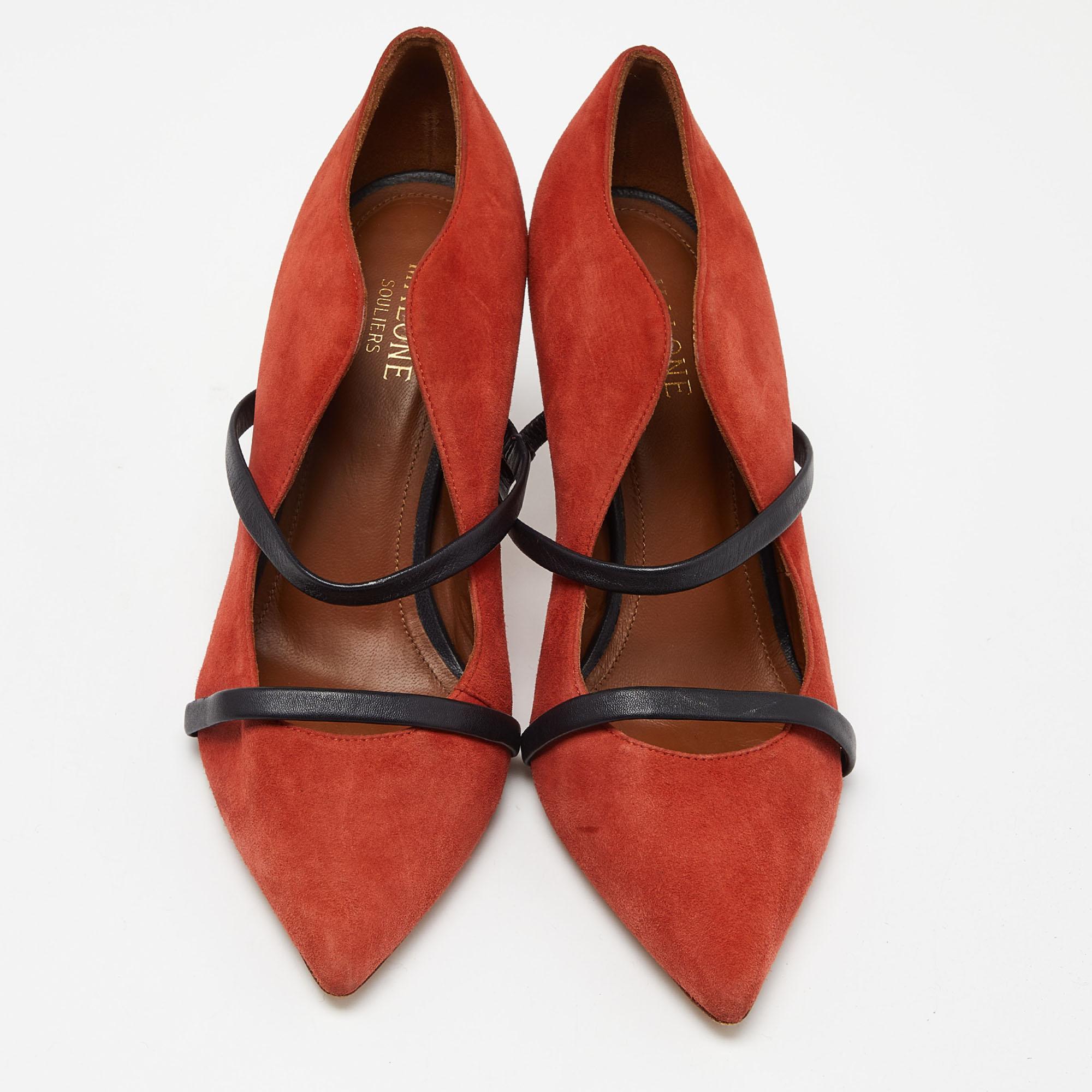 Malone Souliers Ziegelstein Moire Segeltuch und Leder Maureen Pumps Größe 38 (Rot) im Angebot