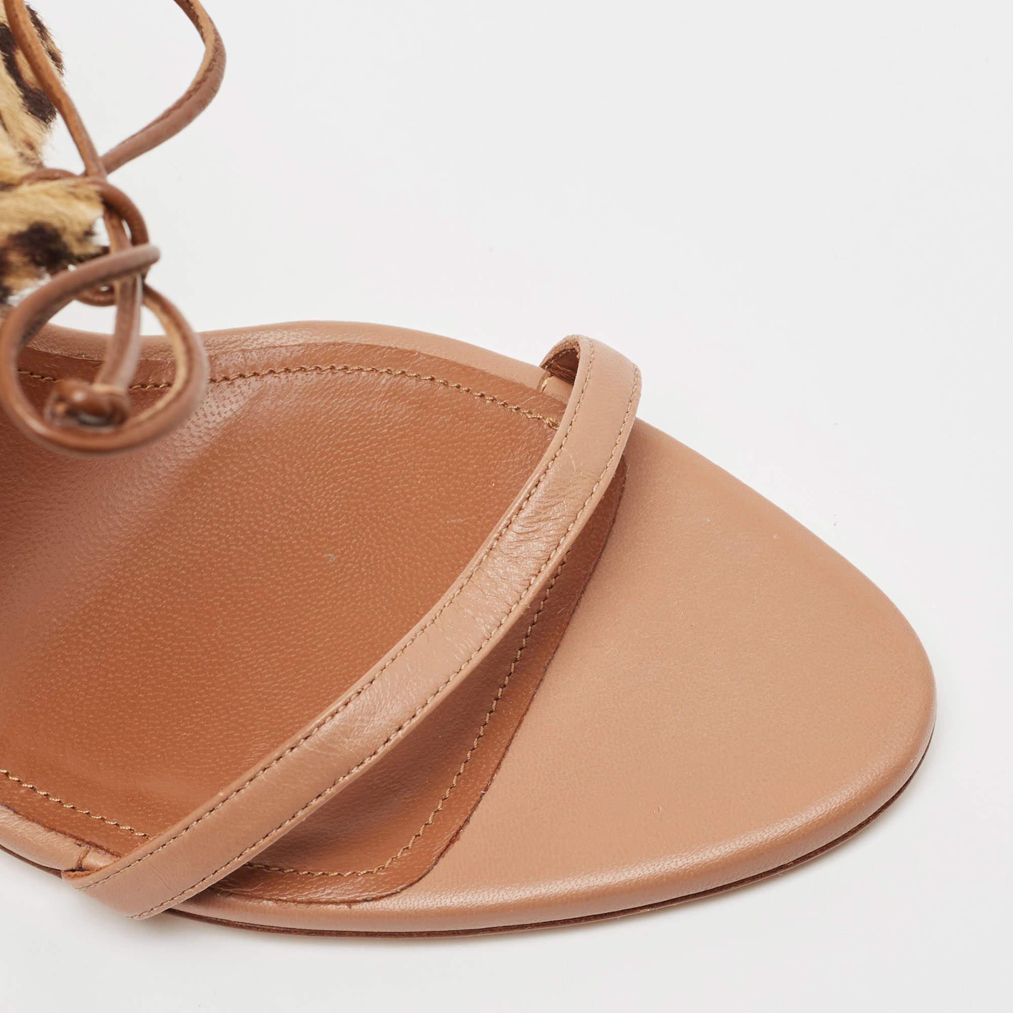 Sandalias con tira al tobillo de pelo de becerro marrón/beige Malone Souliers talla 41 en venta 2