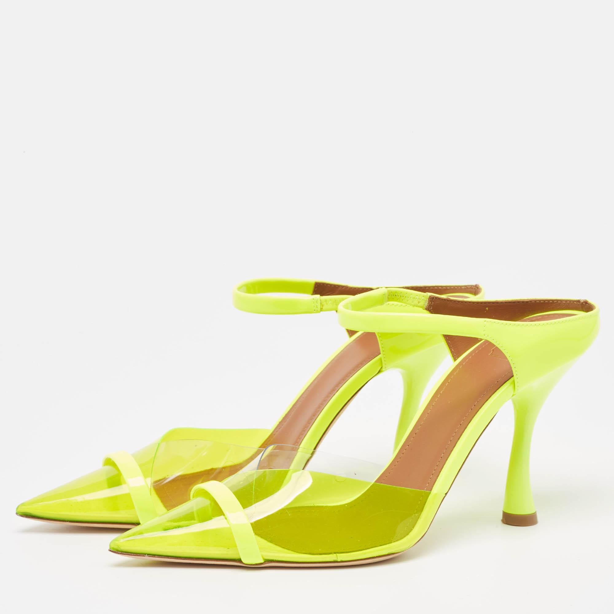 Malone Souliers Neon Yellow Patent and PVC Iona Mules Size 37 In Excellent Condition For Sale In Dubai, Al Qouz 2