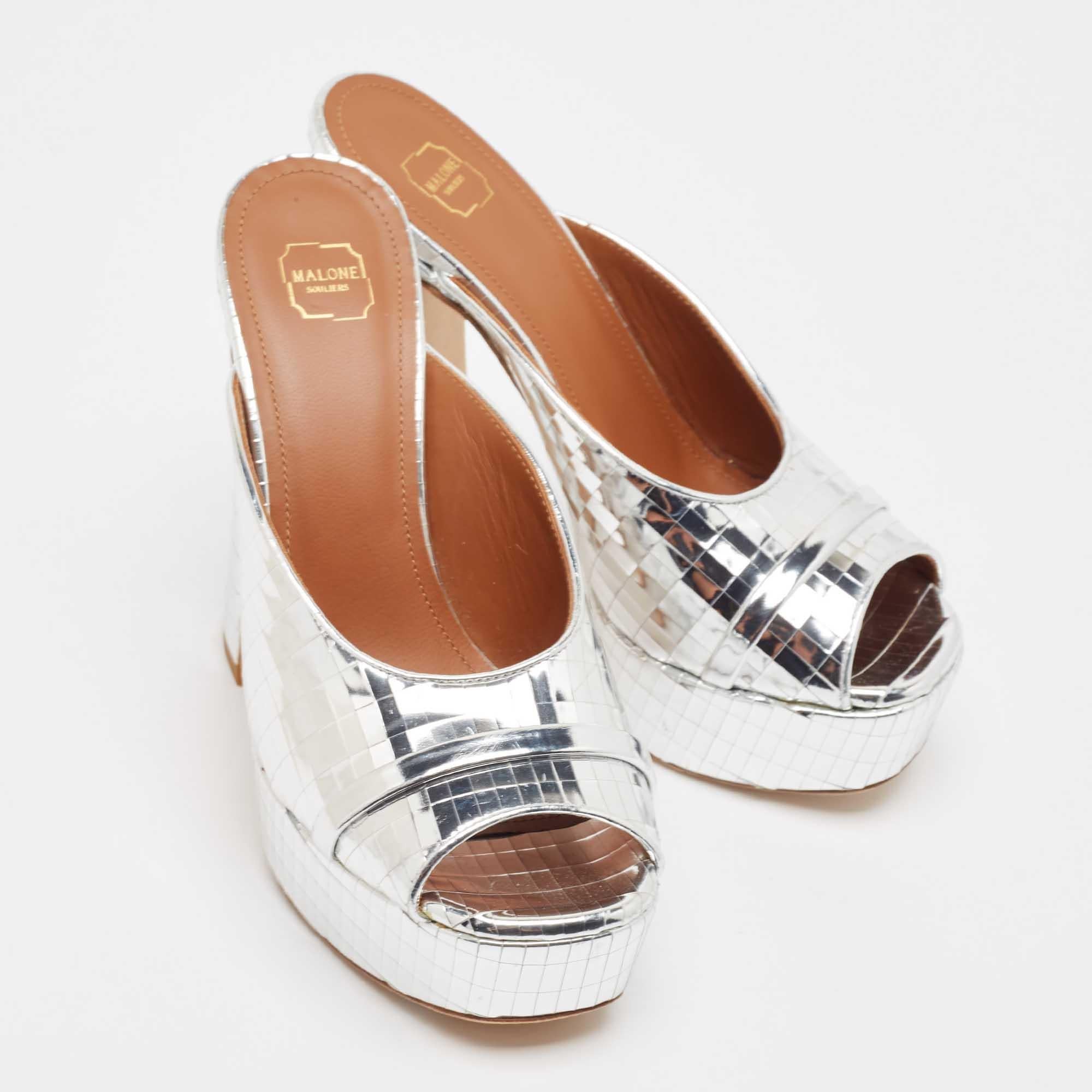 Malone Souliers Silver Leather Yasmine Slide Sandals Size 36 In Excellent Condition For Sale In Dubai, Al Qouz 2