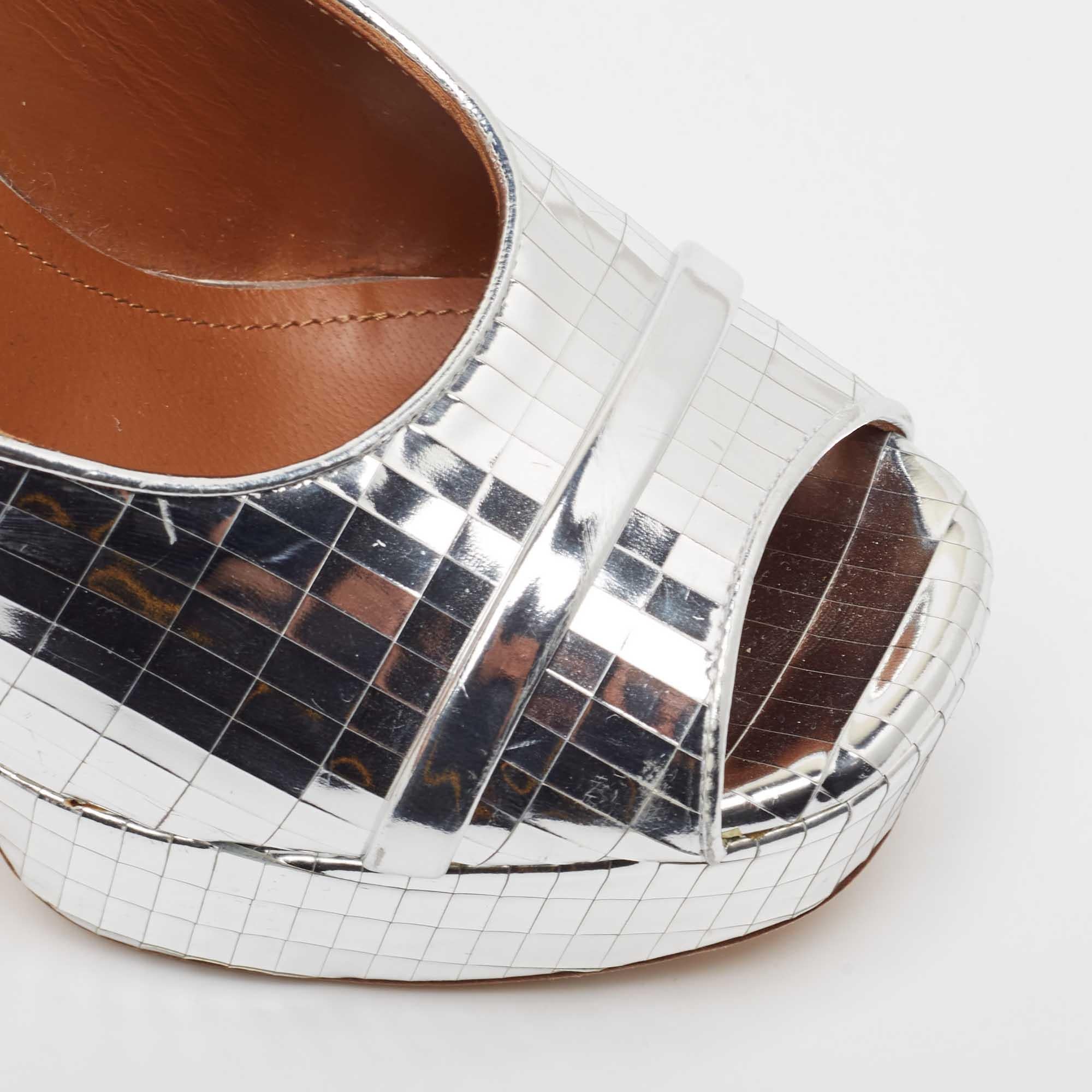 Malone Souliers Silver Leather Yasmine Slide Sandals Size 36 For Sale 2