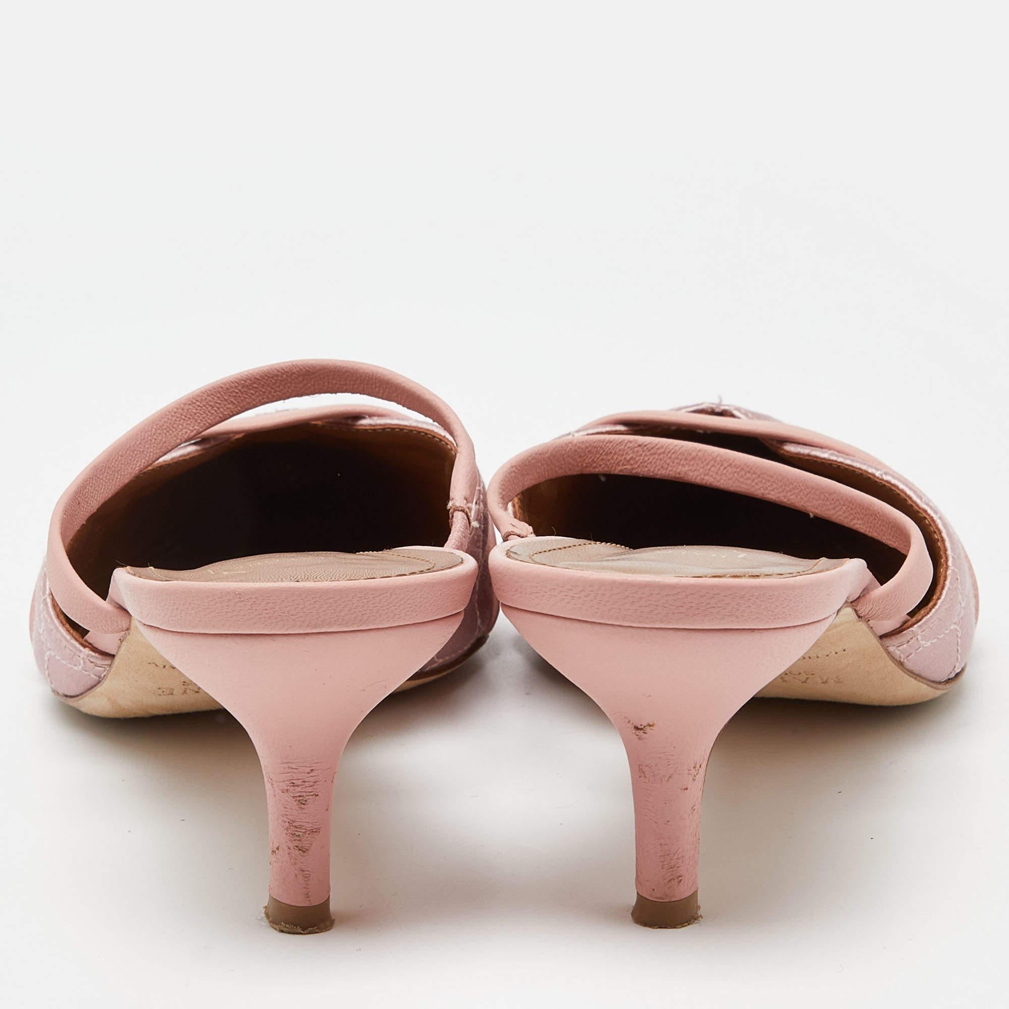 Malone Souliers Mules Frankie rose bicolore matelassées en satin et cuir, taille 39,5 Pour femmes en vente