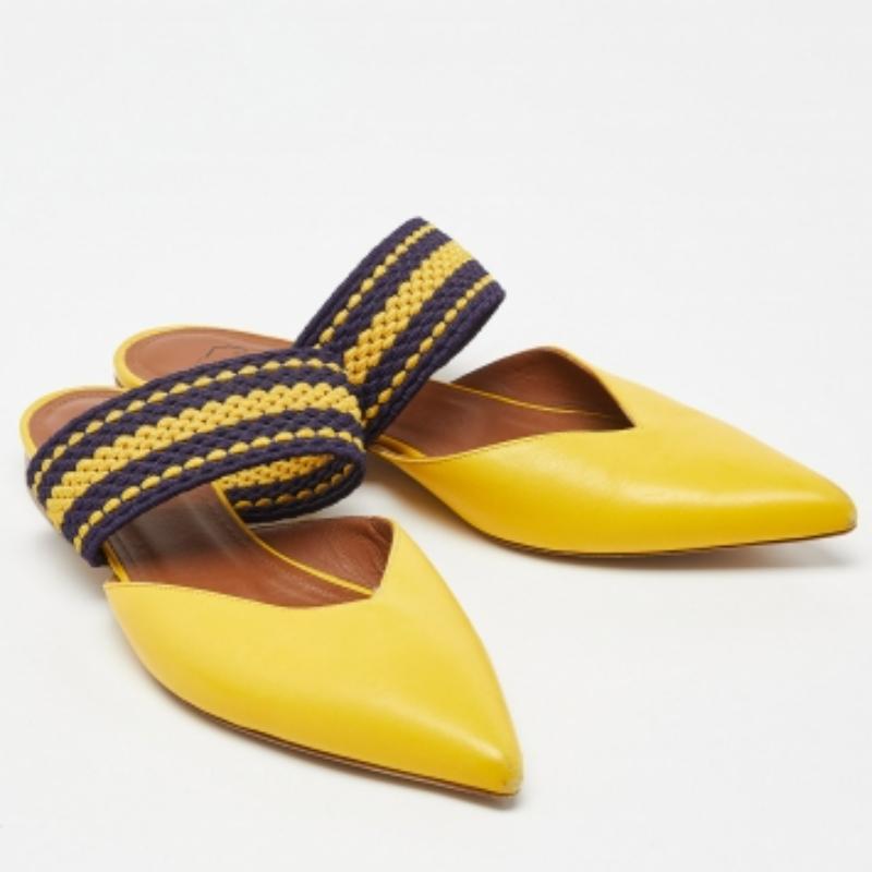 Malone Souliers Mules plates Maisie en cuir et tissu jaune taille 37 Pour femmes en vente