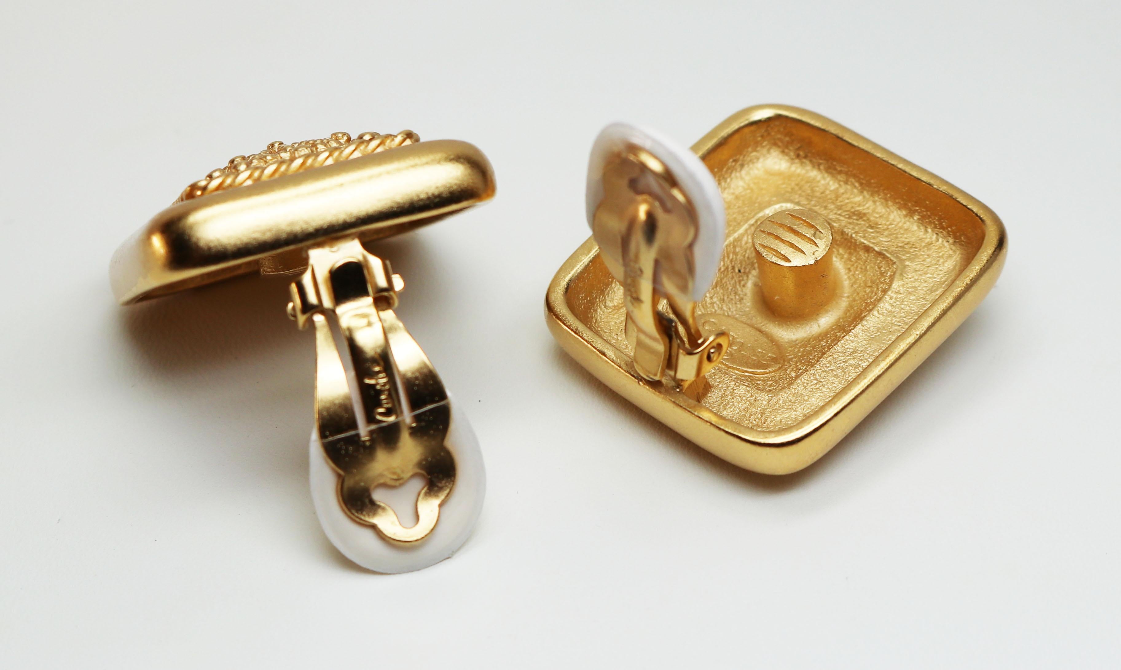Women's or Men's Maltese Cross Gold Earrings For Sale