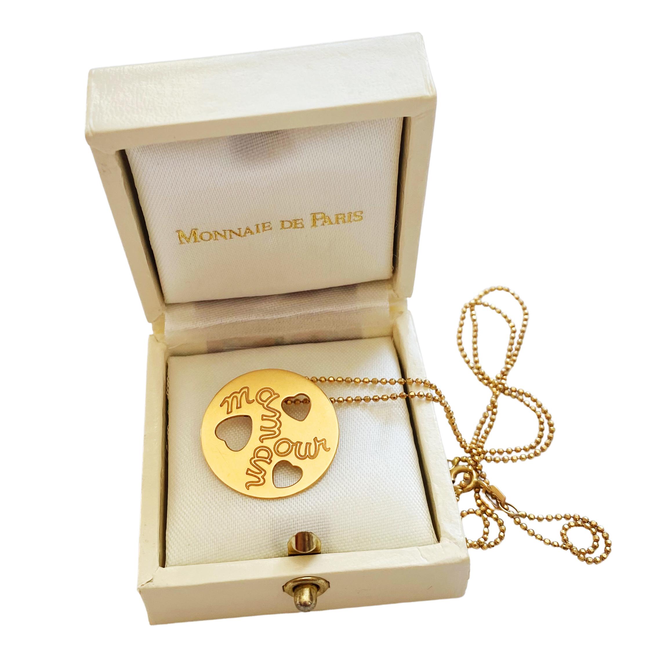 French Mint Museum 18K Maman Amour Pendant necklace  In Excellent Condition For Sale In Boston, MA