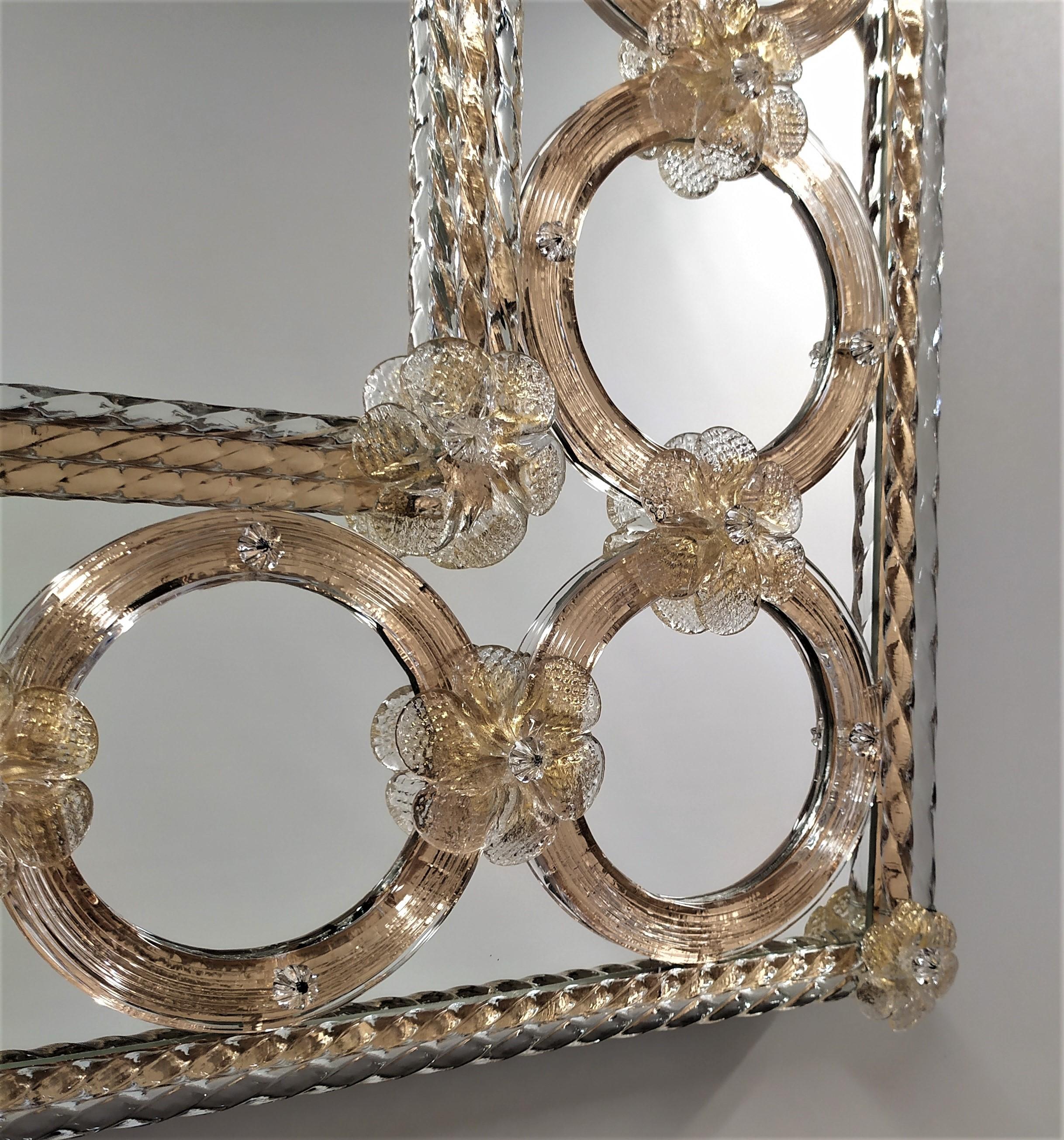 Fait main Miroir en verre de Murano «CERCHI » de style vénitien par Fratelli Tosi, fabriqué en Italie en vente