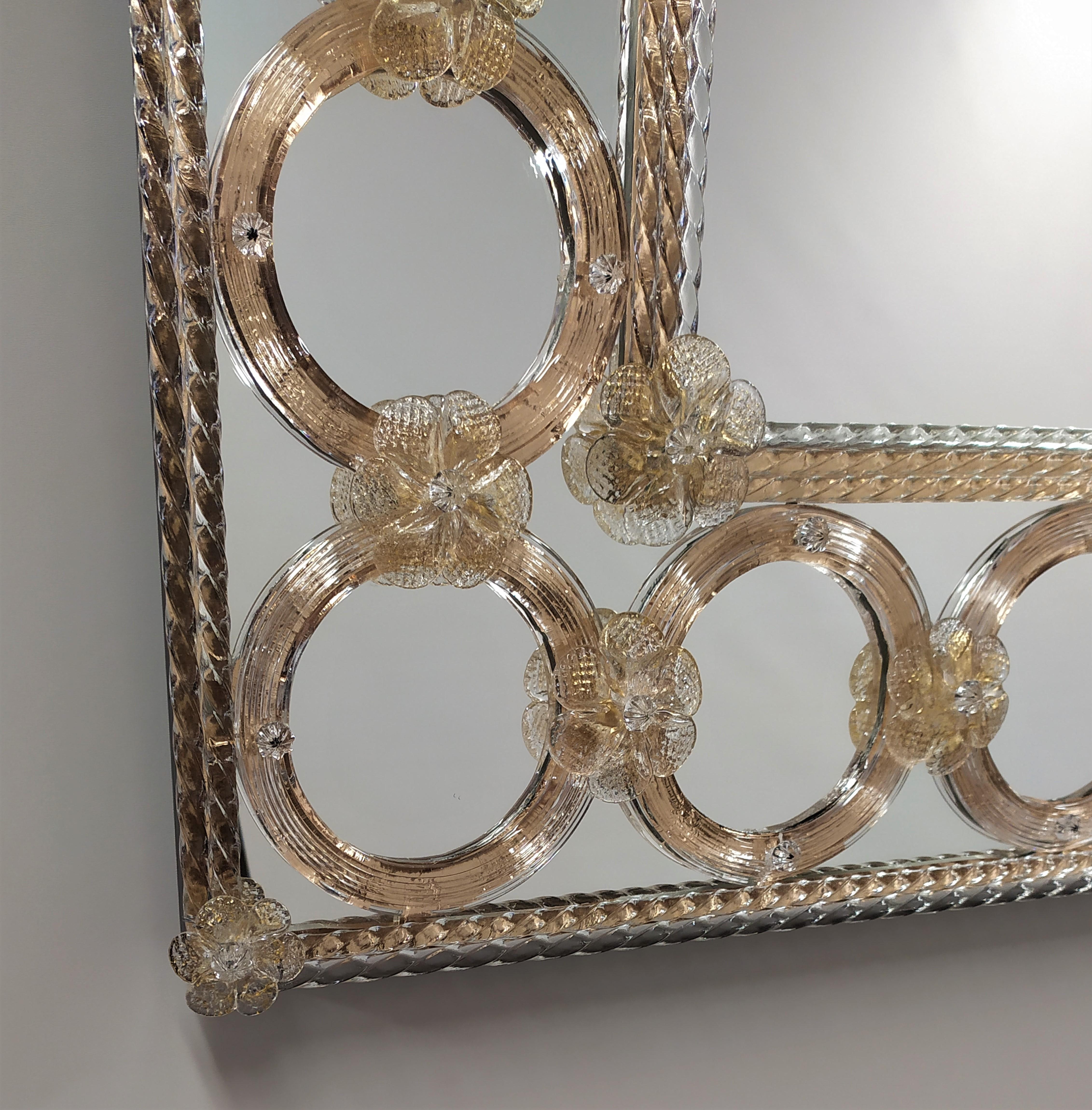 „CERCHI“-Spiegel aus Muranoglas im venezianischen Stil von Fratelli Tosi, hergestellt in Italien (Glaskunst) im Angebot