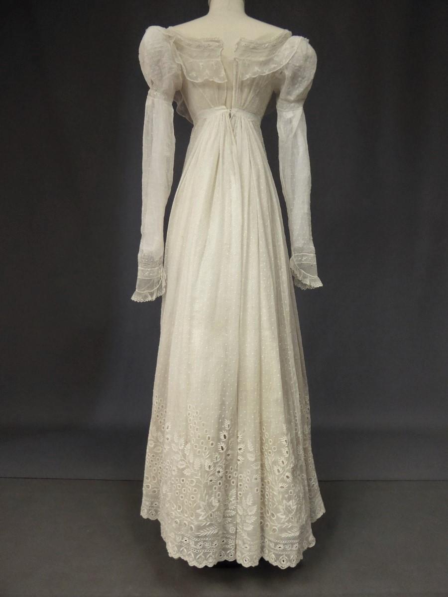 Mameluck Dress in Muslin and Embroidered Veil - First French Empire Circa 1810 3