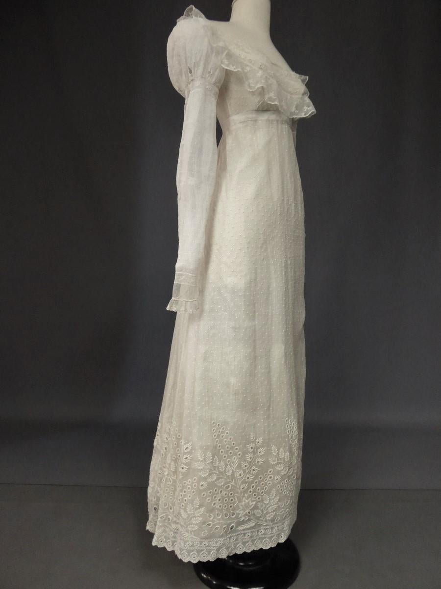 Mameluck Dress in Muslin and Embroidered Veil - First French Empire Circa 1810 In Excellent Condition In Toulon, FR