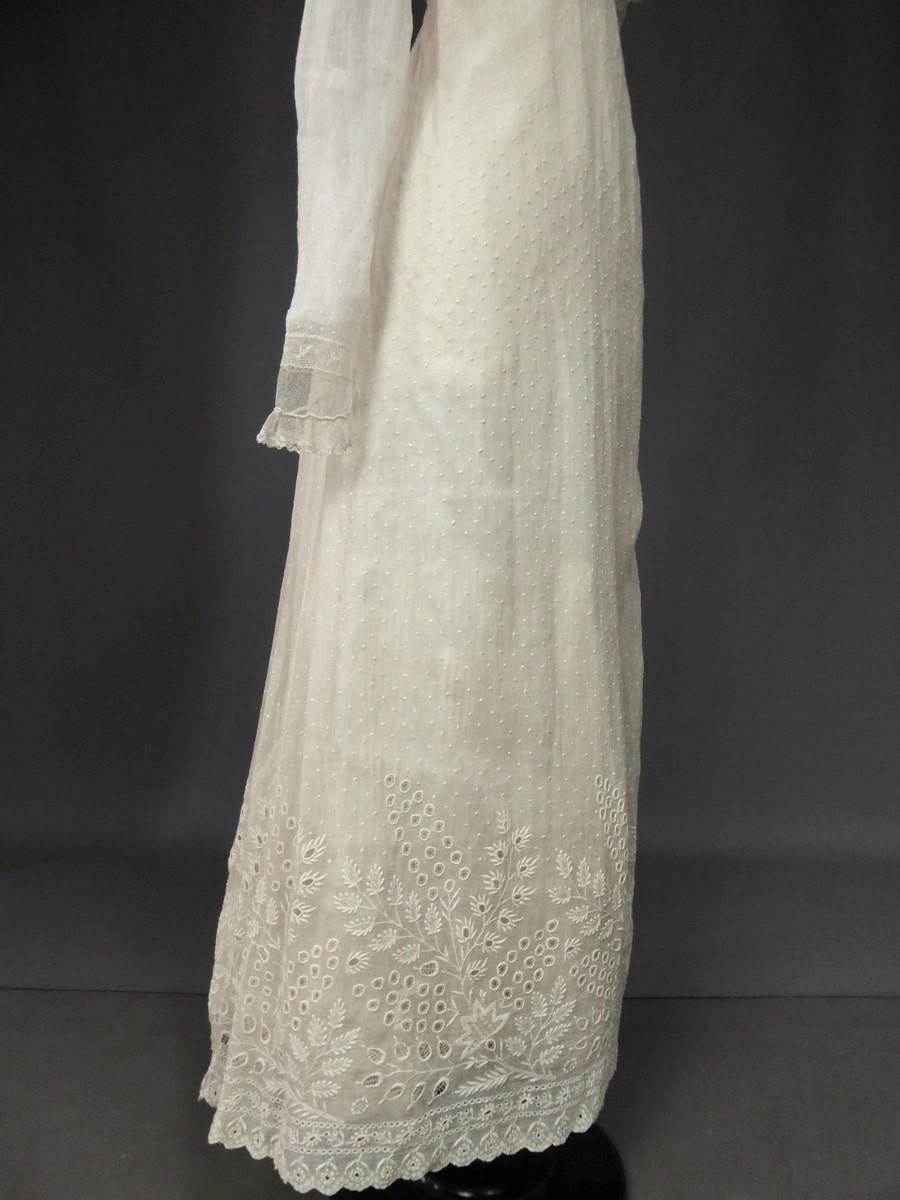 Women's Mameluck Dress in Muslin and Embroidered Veil - First French Empire Circa 1810