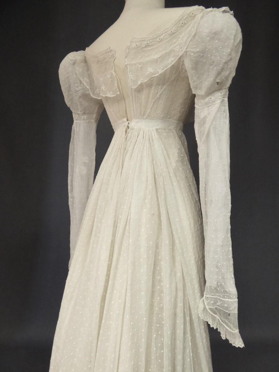 Mameluck Dress in Muslin and Embroidered Veil - First French Empire Circa 1810 1