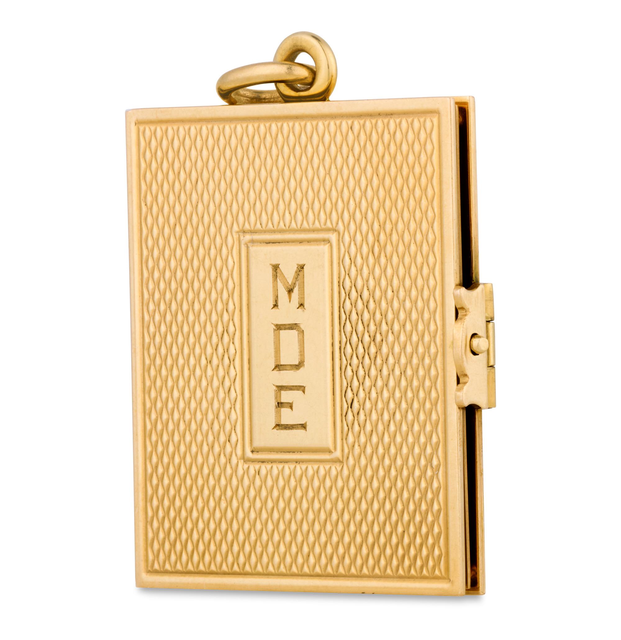 Retro Mamie Eisenhower's Gold Locket For Sale